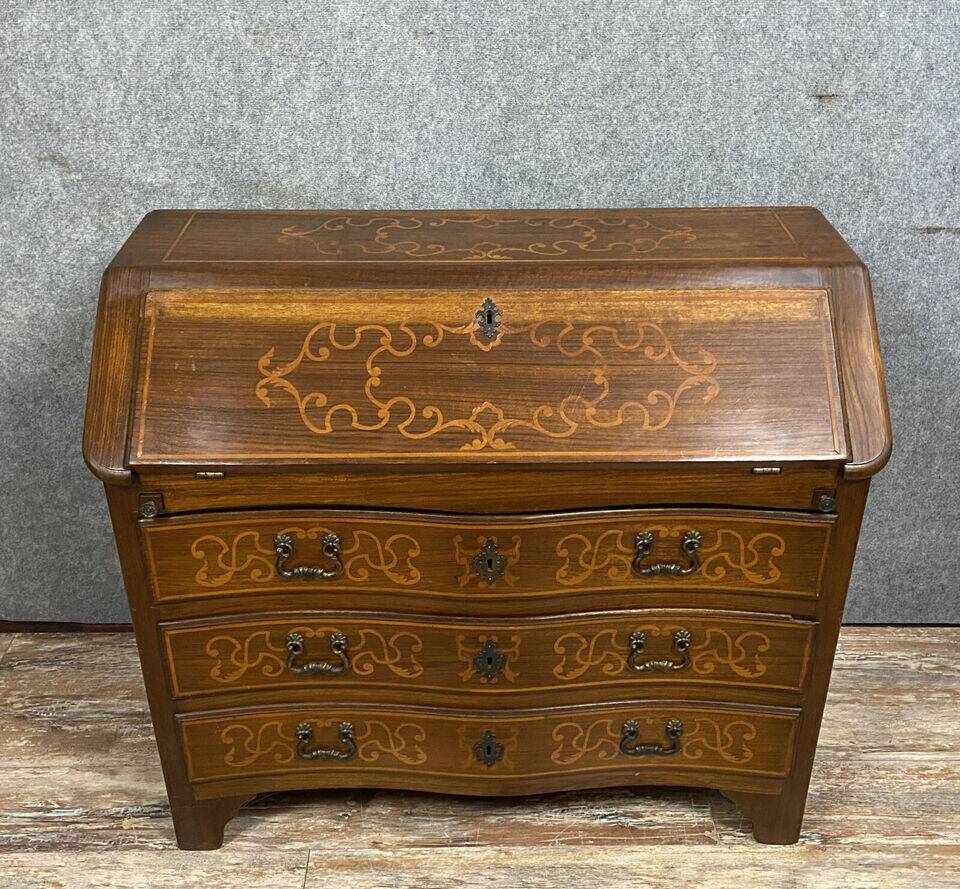 Louis XV curved chest of drawers in precious wood marquetry circa 1900