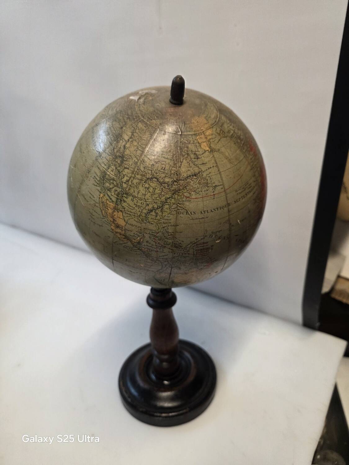 Terrestrial globe napoleon iii, g. thomas