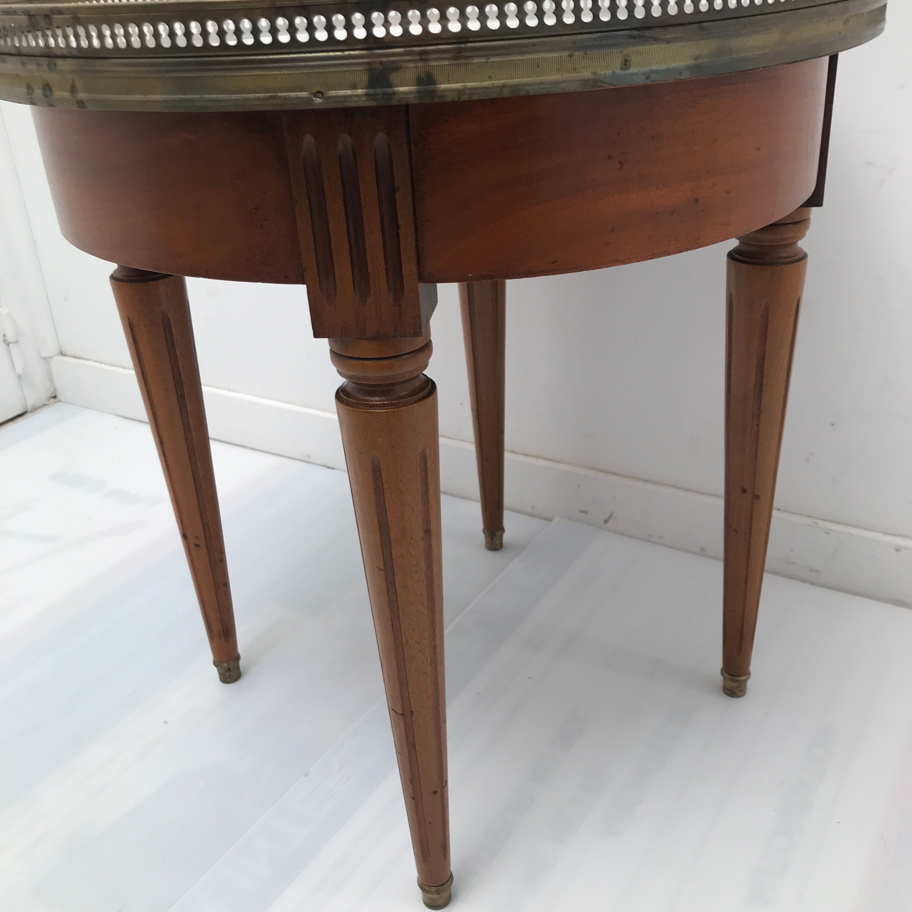 Coffee table -Guéridon "bouillotte" louis XVI style