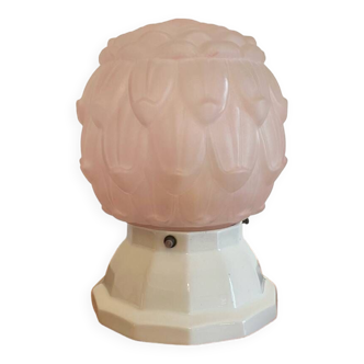 Lampe globe Art Déco rose poudrée et socle en porcelaine