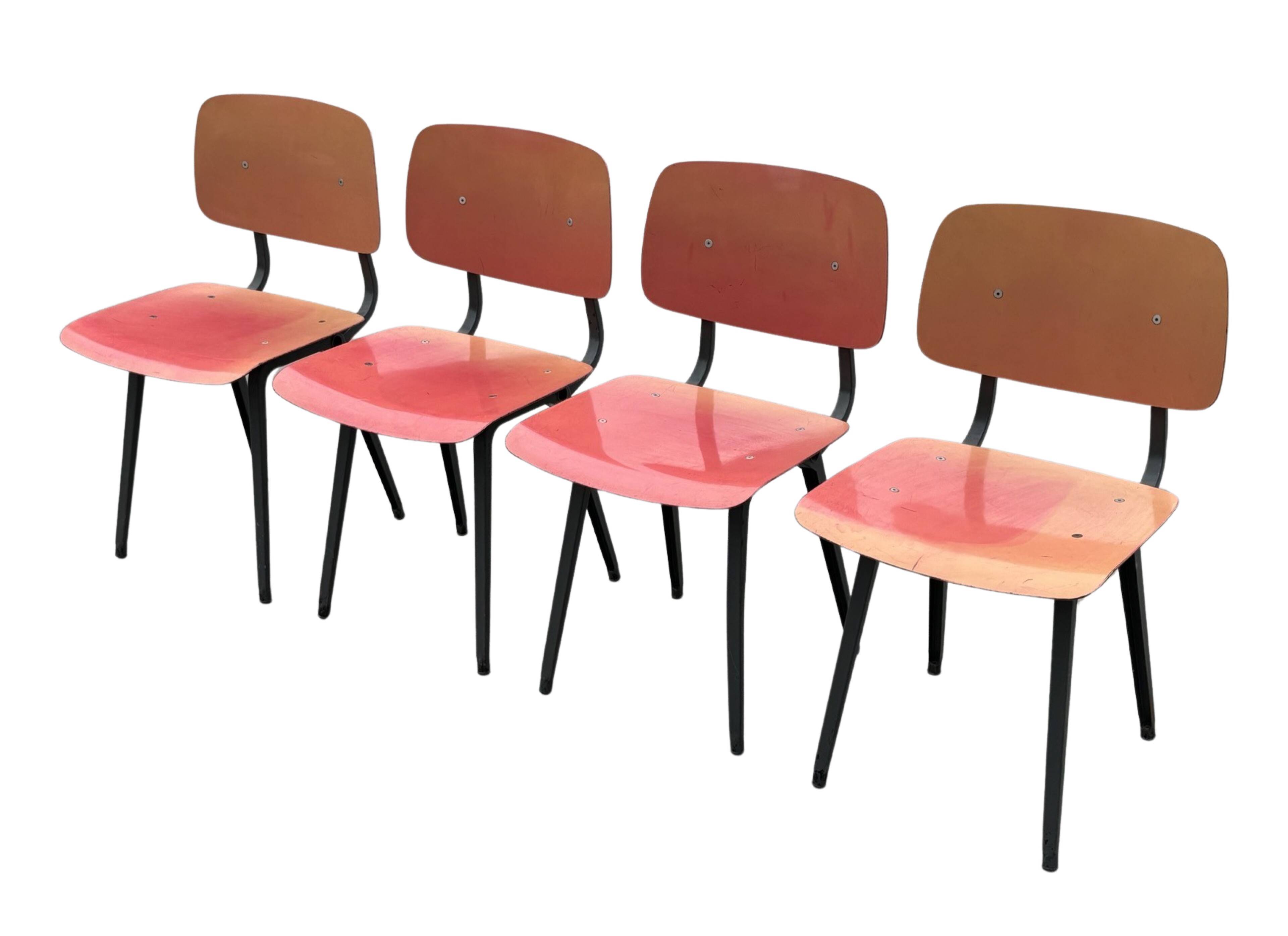 Vintage set of 4x Friso Kramer Revolt chairs Ahrend de Cirkel dutch design