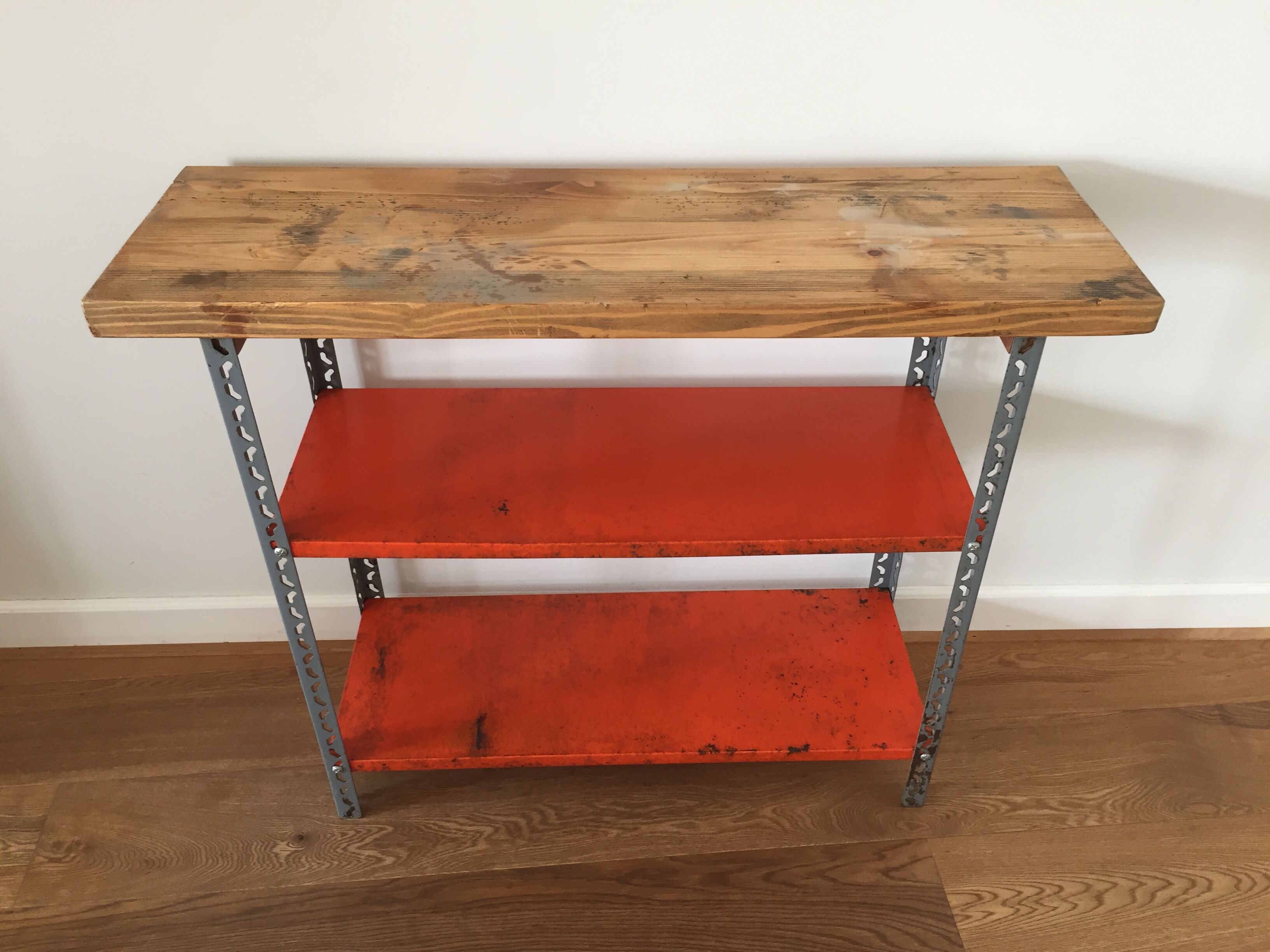 Console / industrial shelf