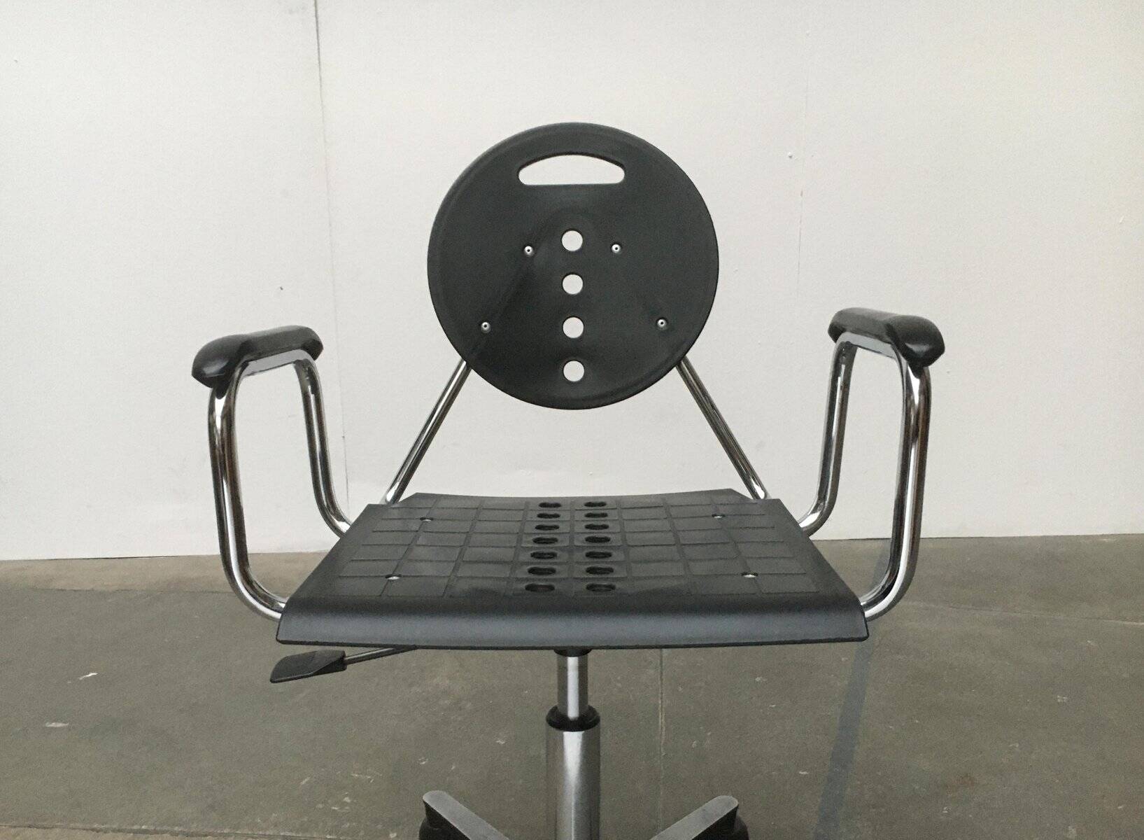 Postmodern Italian swivel chair Charlie by Carlo Bimbi & Nilo Gioacchini for Segis, 1980s.