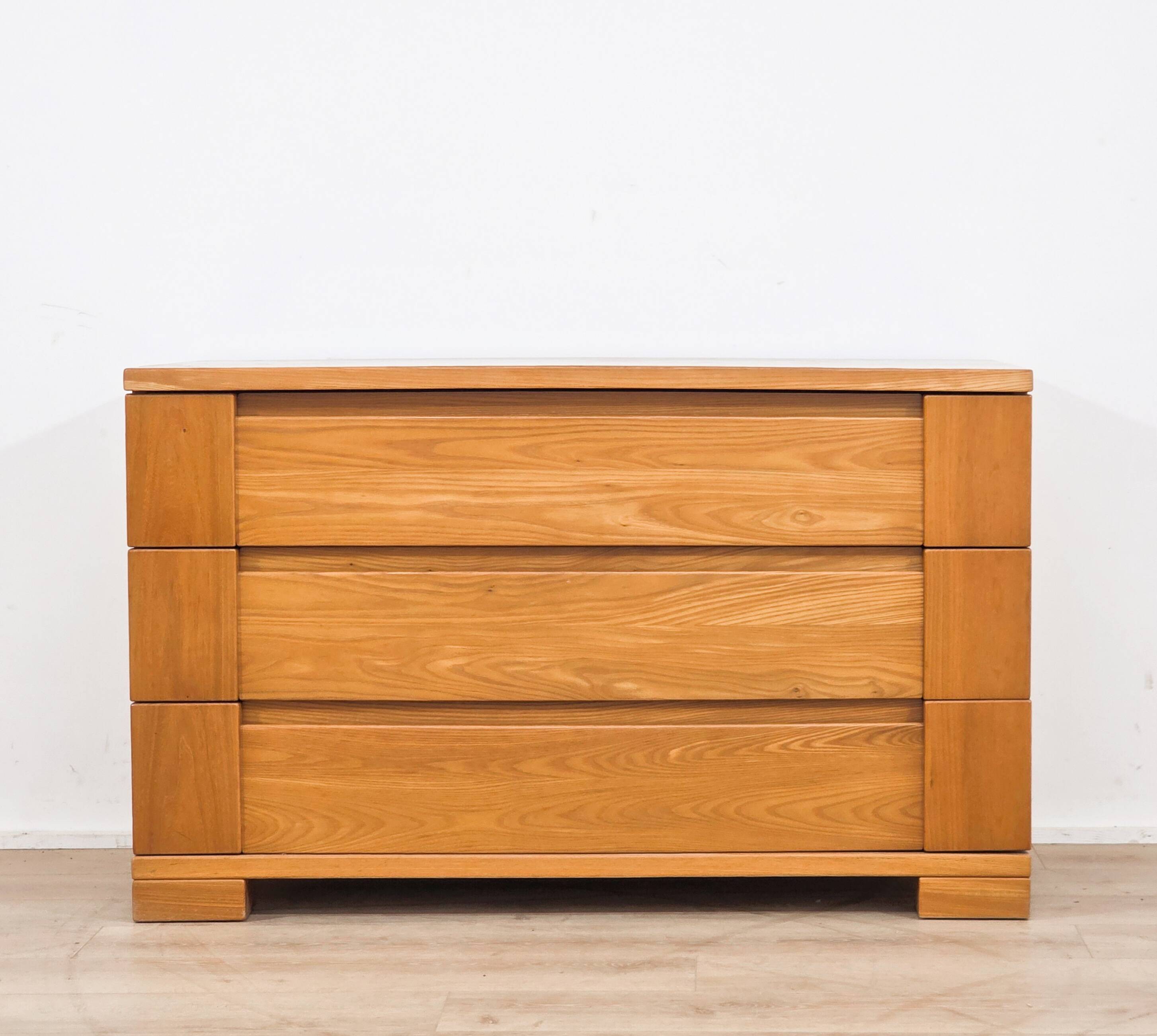 Elm commode Maison Regain from the 1980s.