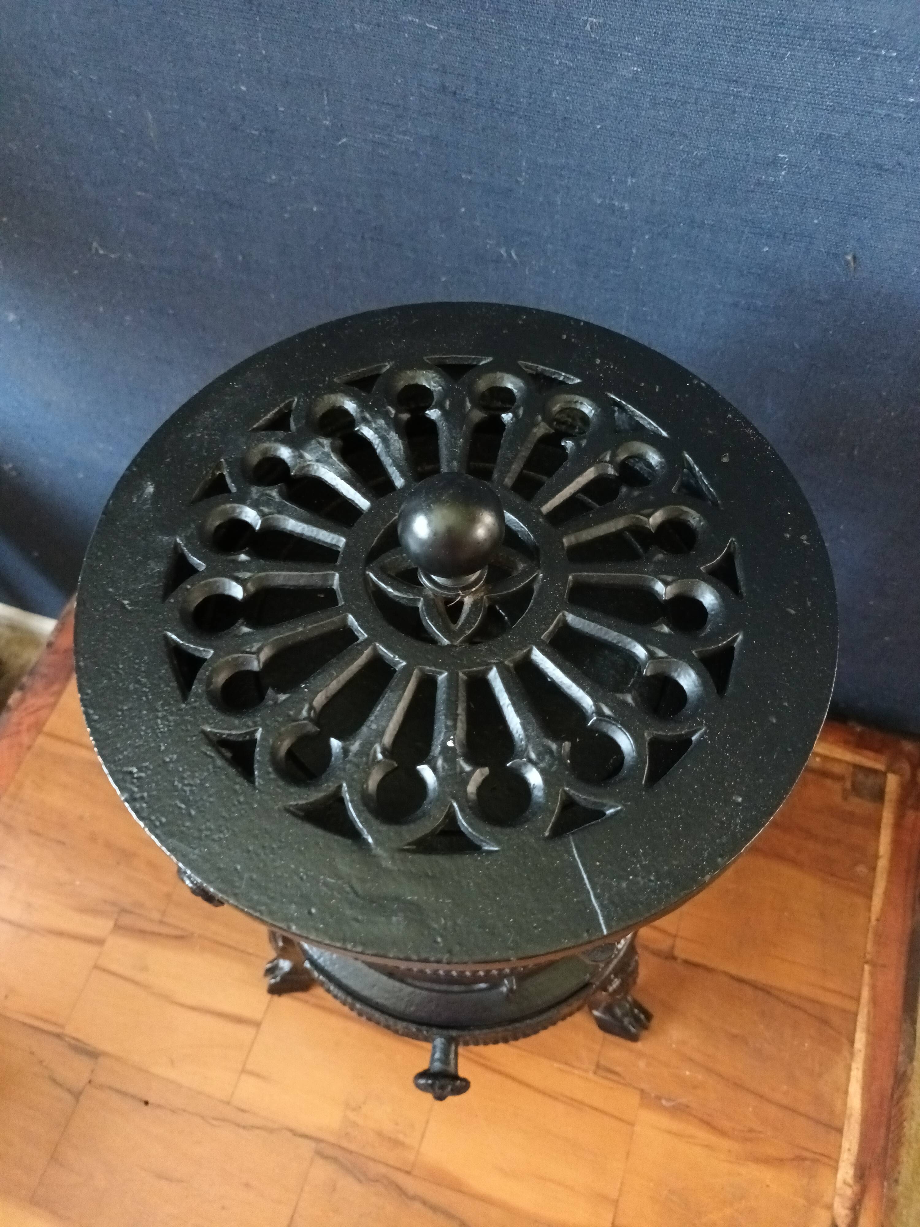 Cast iron stove