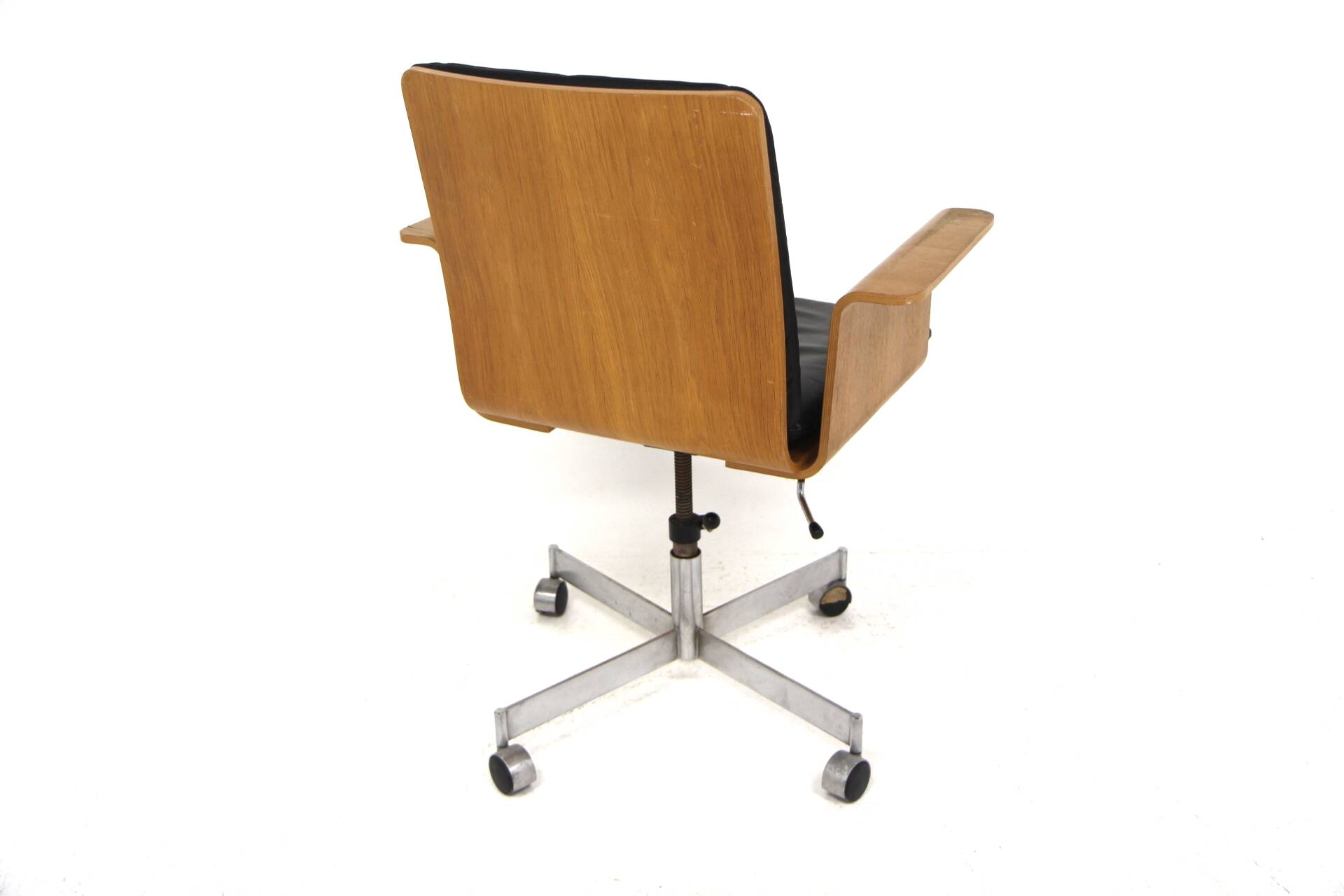 Scandinavian rotating leather armchair, Swivel, Sweden, 1970