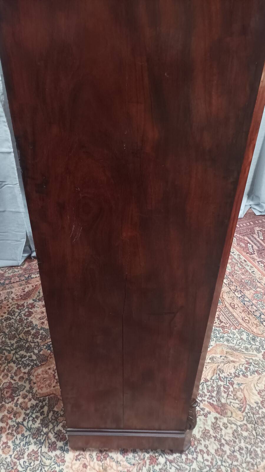 Large mahogany chest of drawers with 8 drawers from the Napoleonic III period.