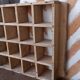 Etagère murale bois 16 cases