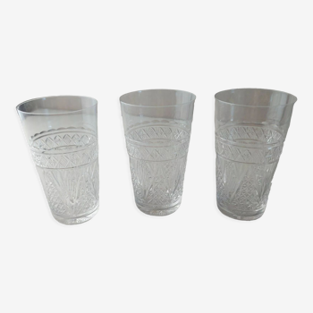 Lot de 3 verres fins, en cristal taillé, de Baccarat / Saint Louis