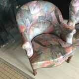 2 toad chairs