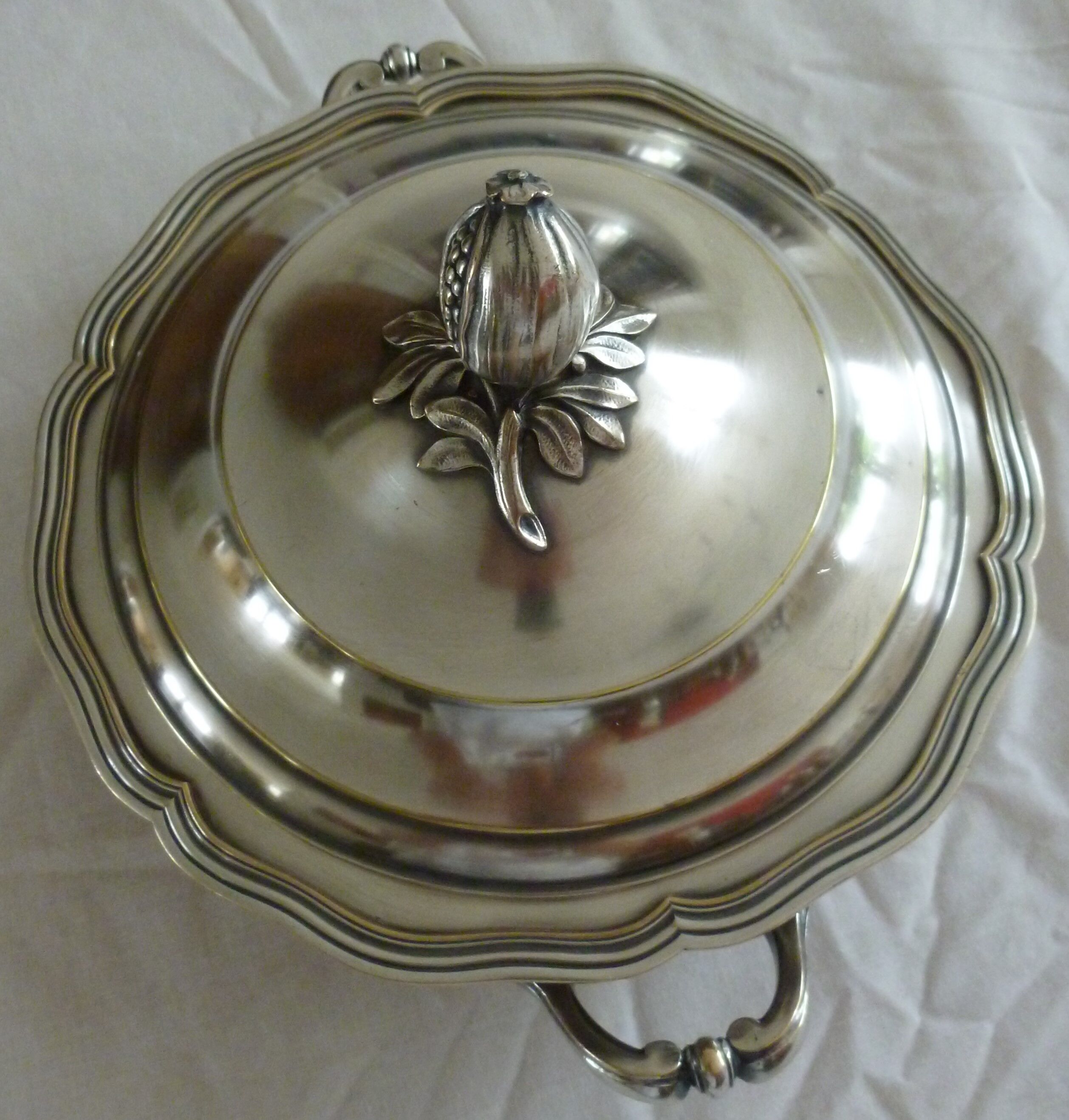 Vases in Grenada in silver metal