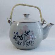 Théière vintage - motifs fleuris