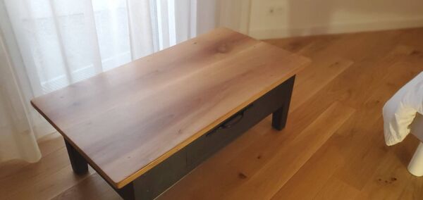 Table basse Salon bois massif fruitier Piètement noir antiquaire