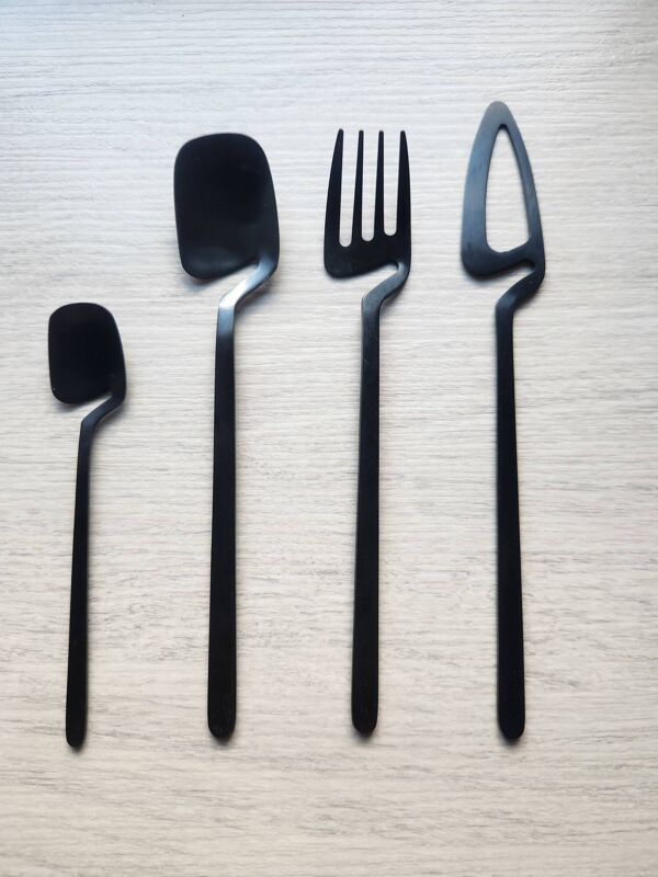 Ménagère inox noir Nendo designer japonais