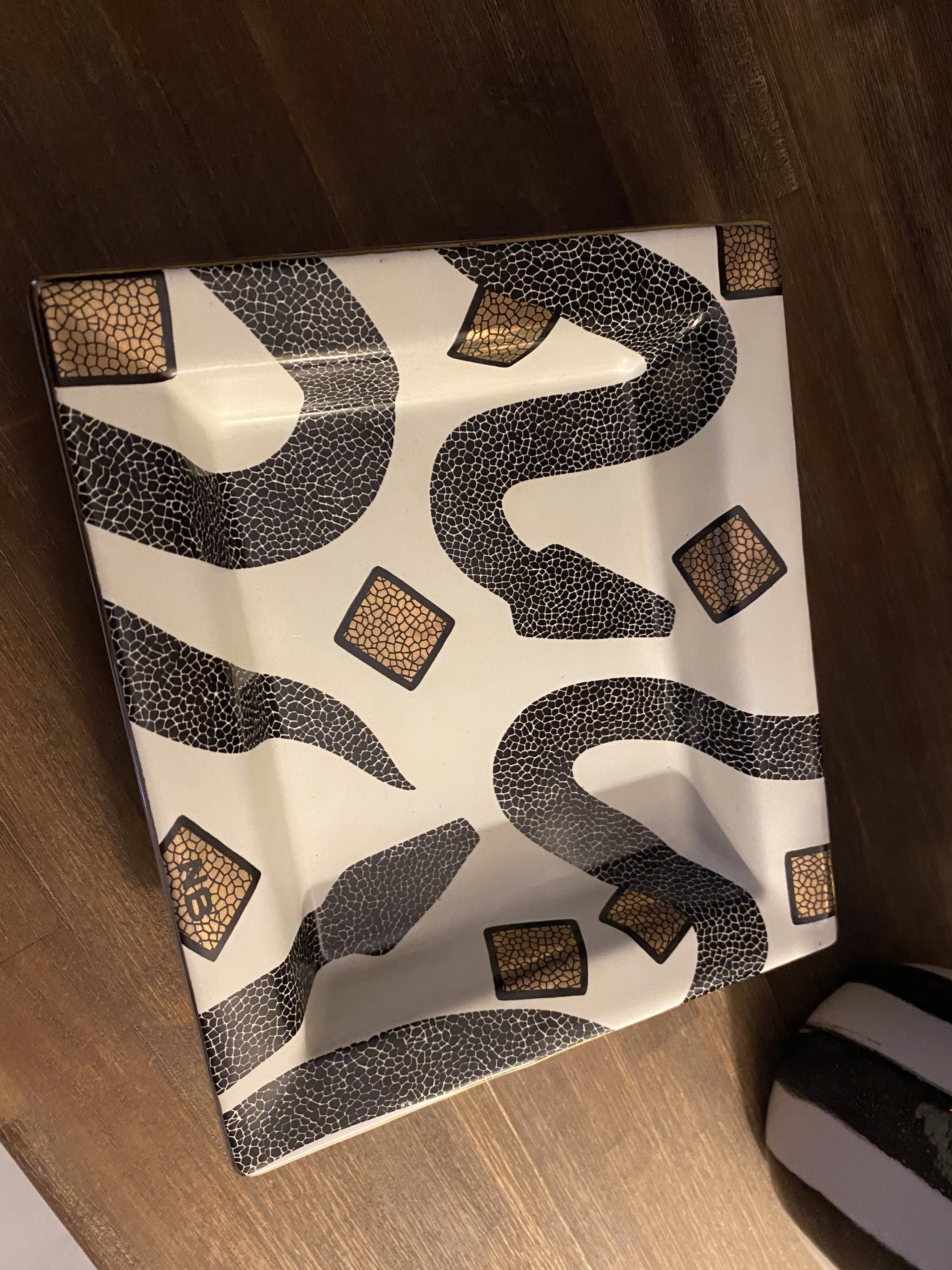 Nicolas Blandin porcelain pocket emptier