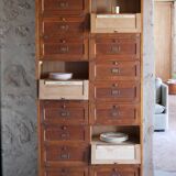 Notary's furniture with clamshells