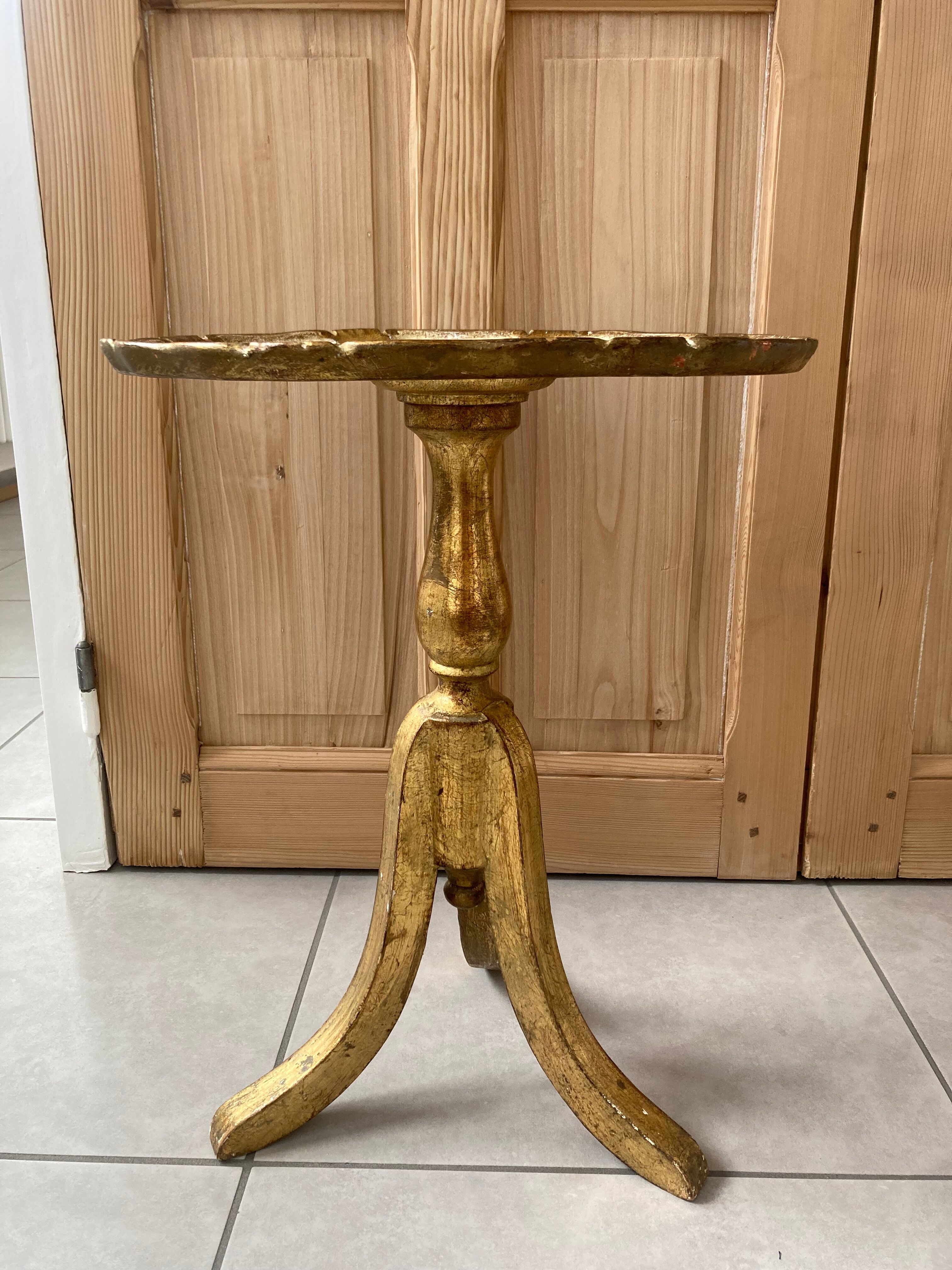 Venetian gilded wood side table harness