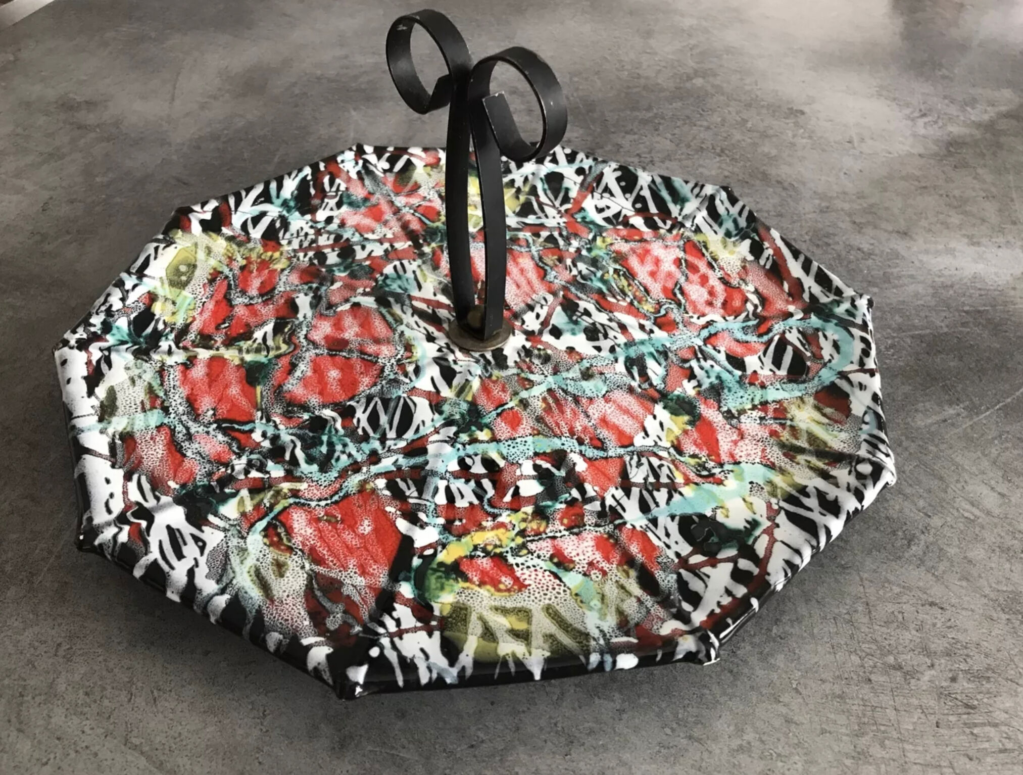 Plateau en céramique peinte décor