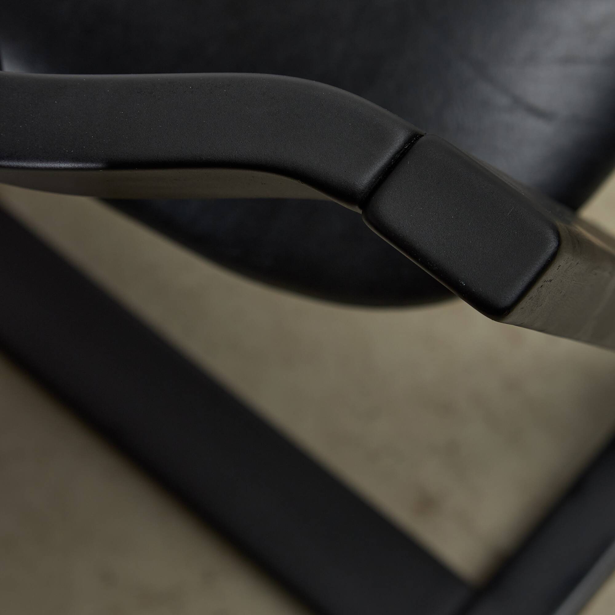 Chaise Ergonomique Pendule en Cuir Noir par Peter Opsvik pour Stokke, 1983