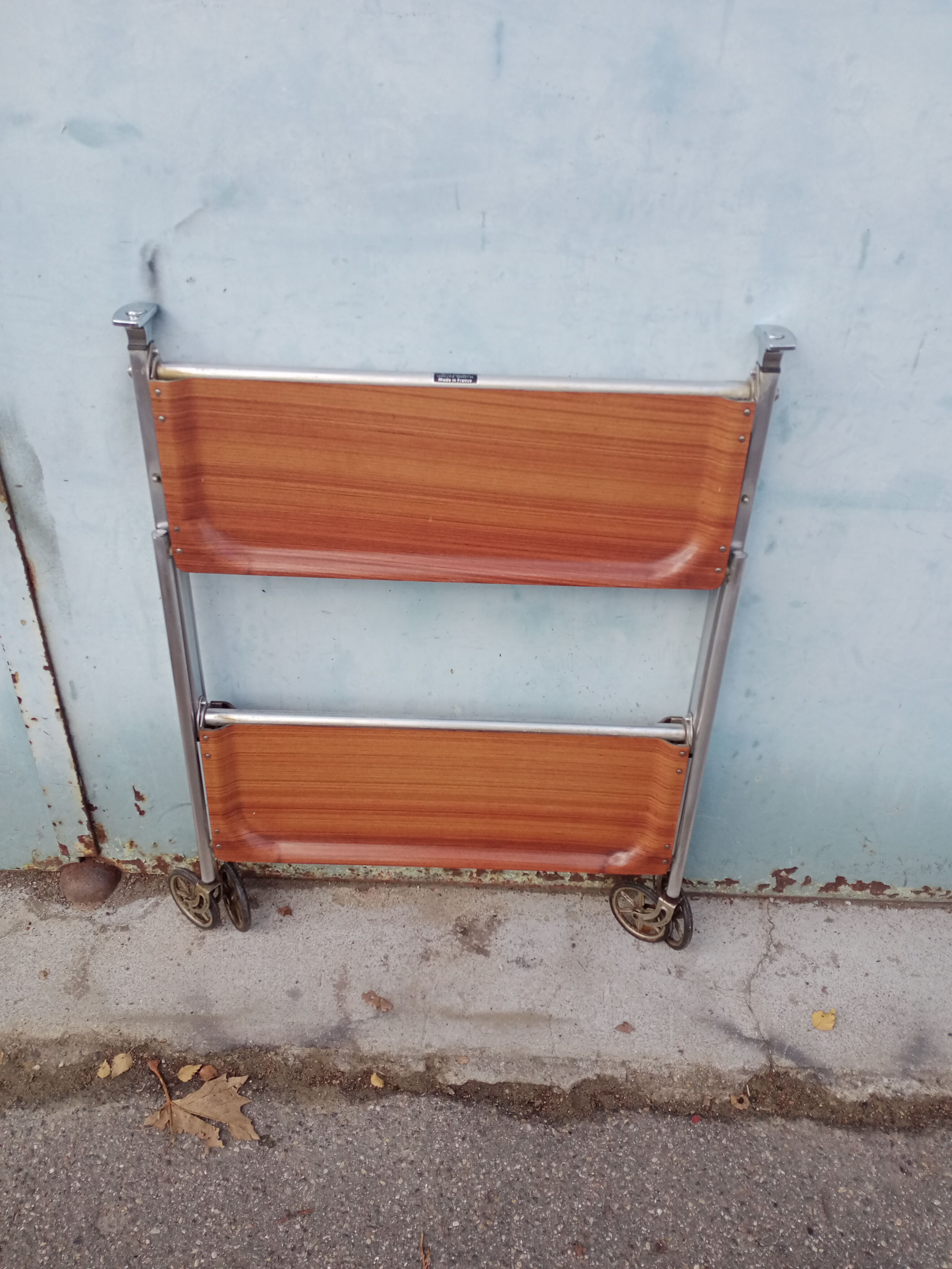 Vintage "textable" rolling service