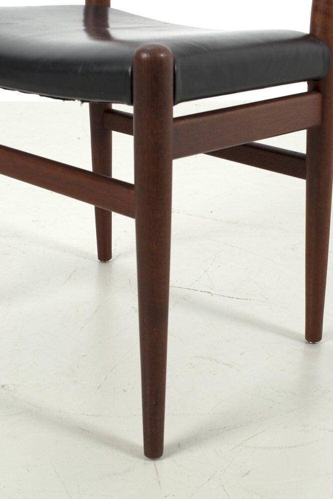 Model W2 Dining Chairs by Hans Wegner, Set of 4