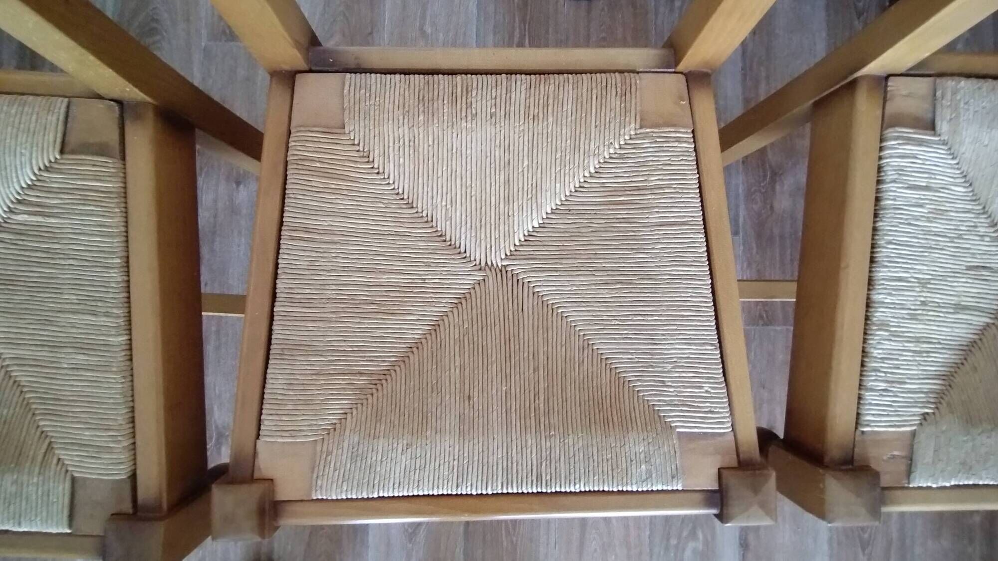 4 chaises dossier haut paillées en bois massif clair style rustique