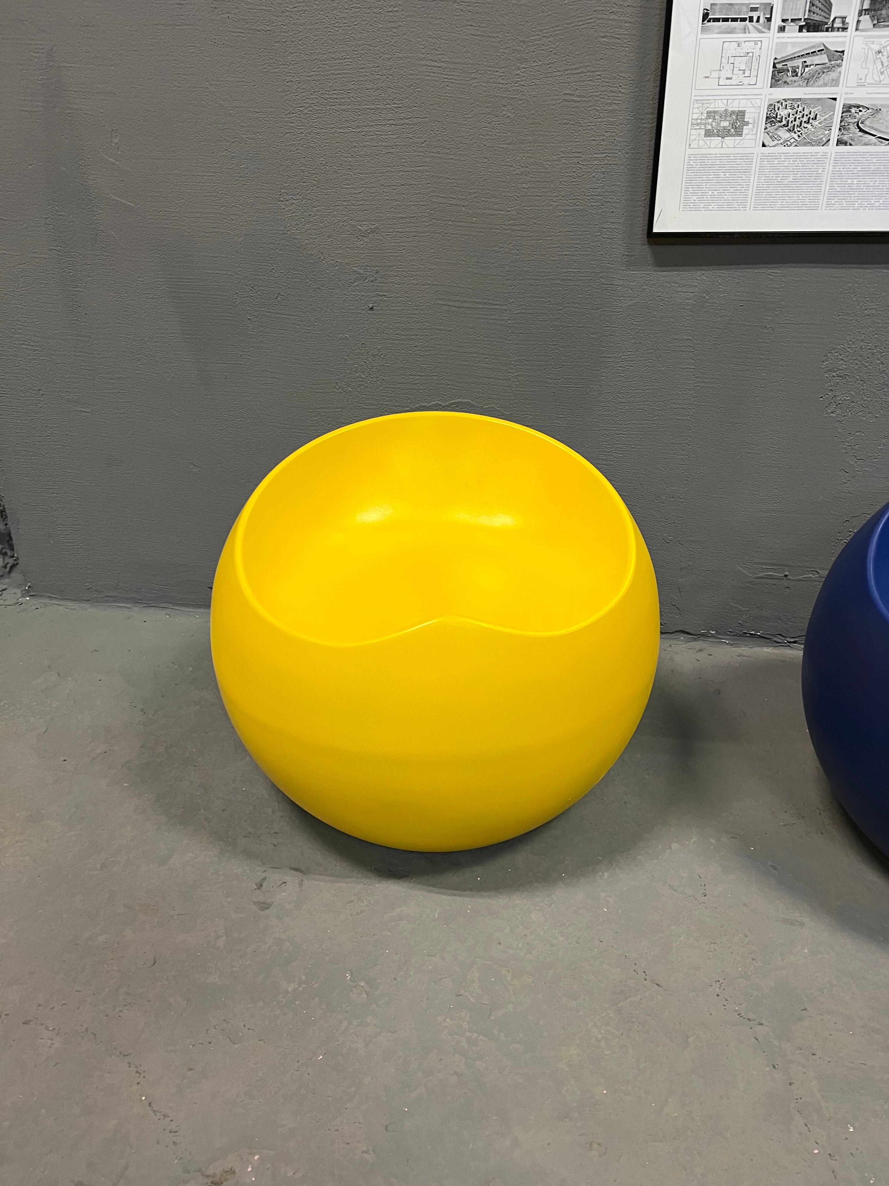 Ball chairs Yellow & blue