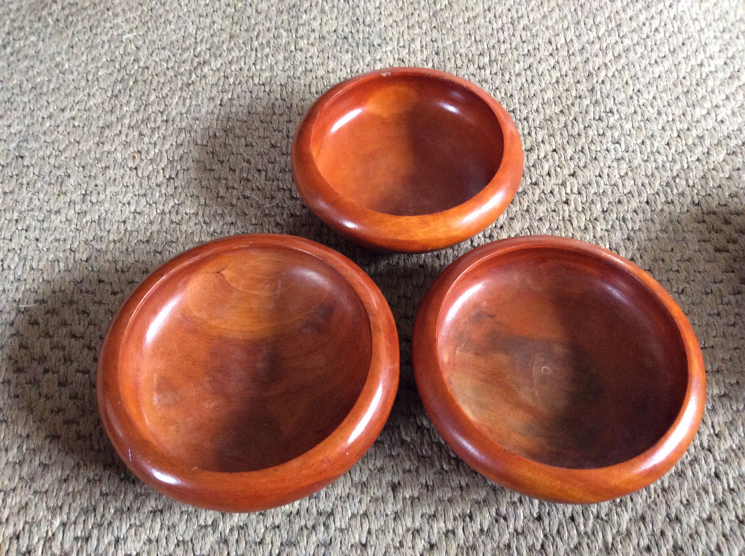 Série de 5 coupelles en bois