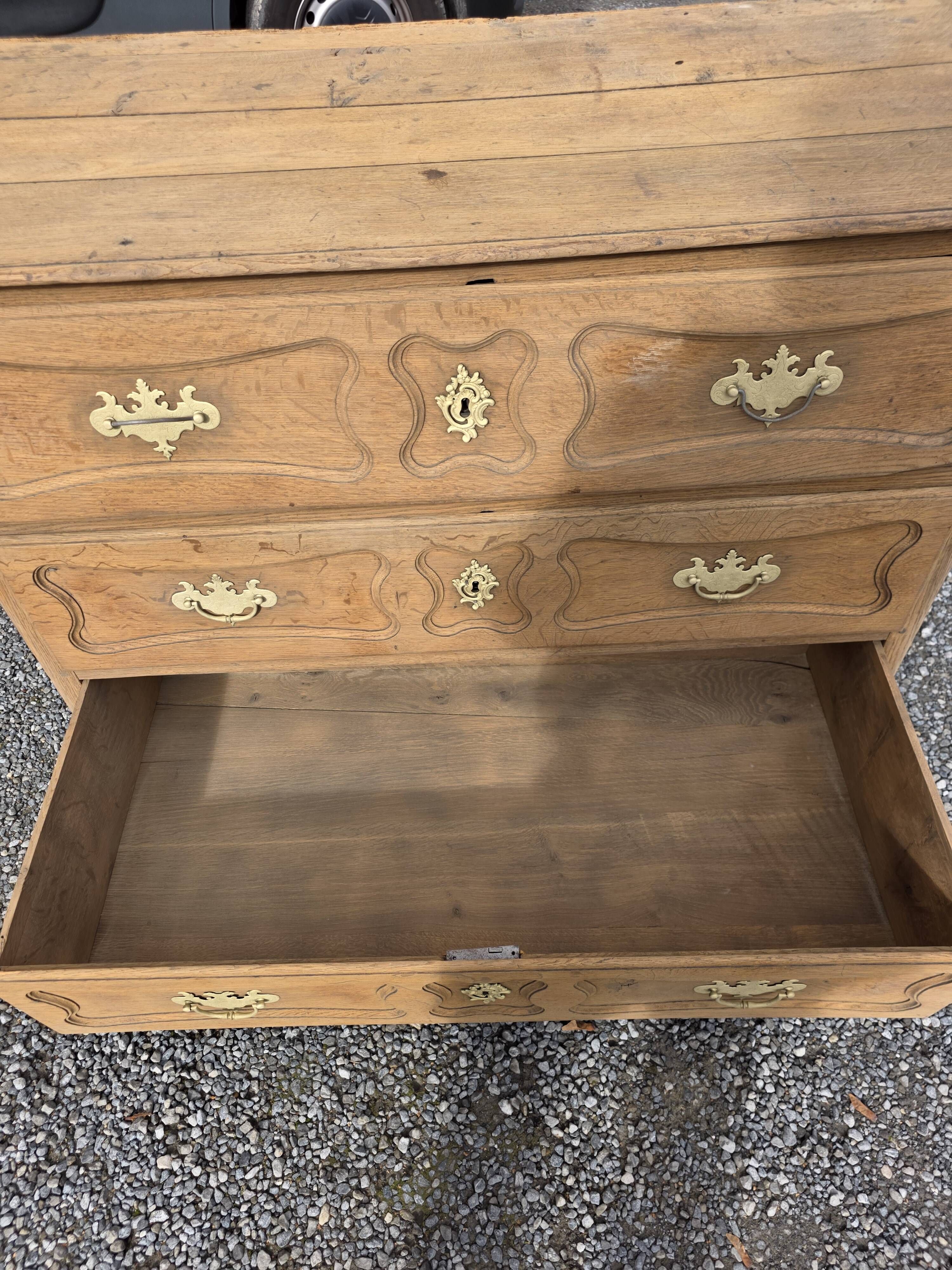 18th-century Louis XV oak commode