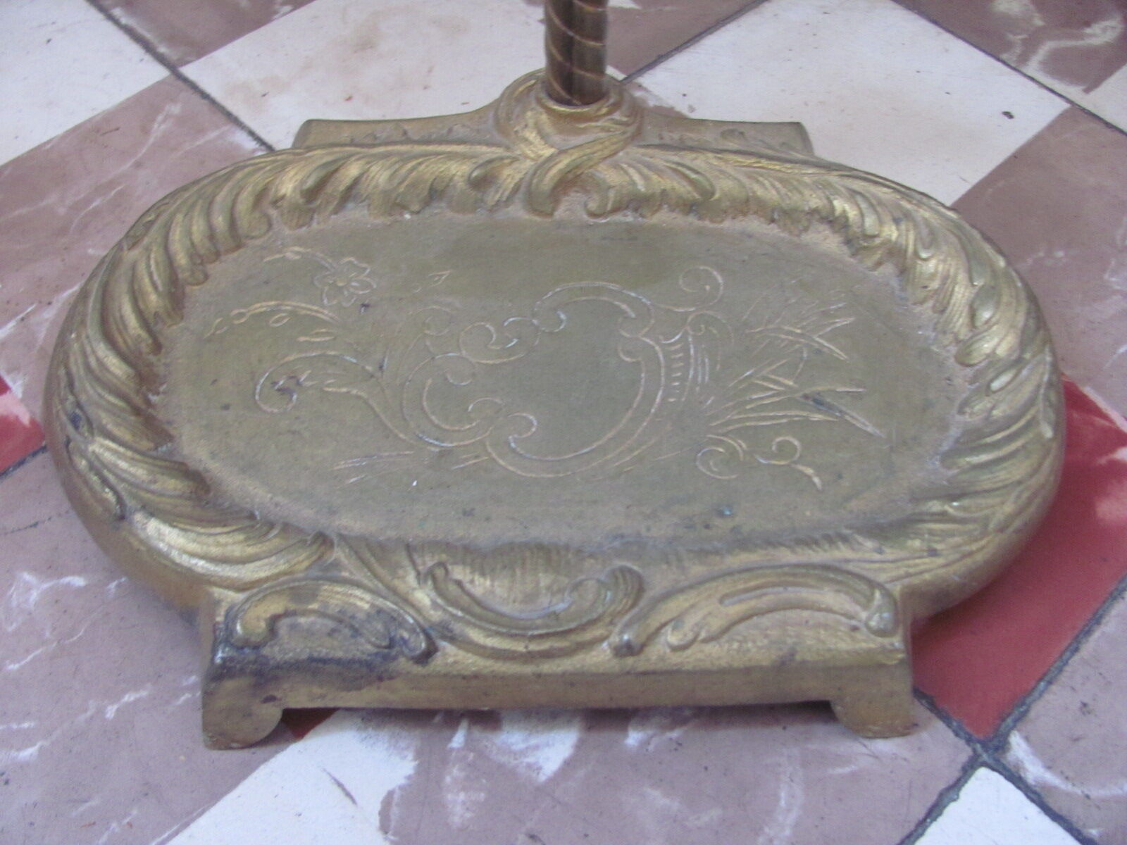 Brass chimney servant