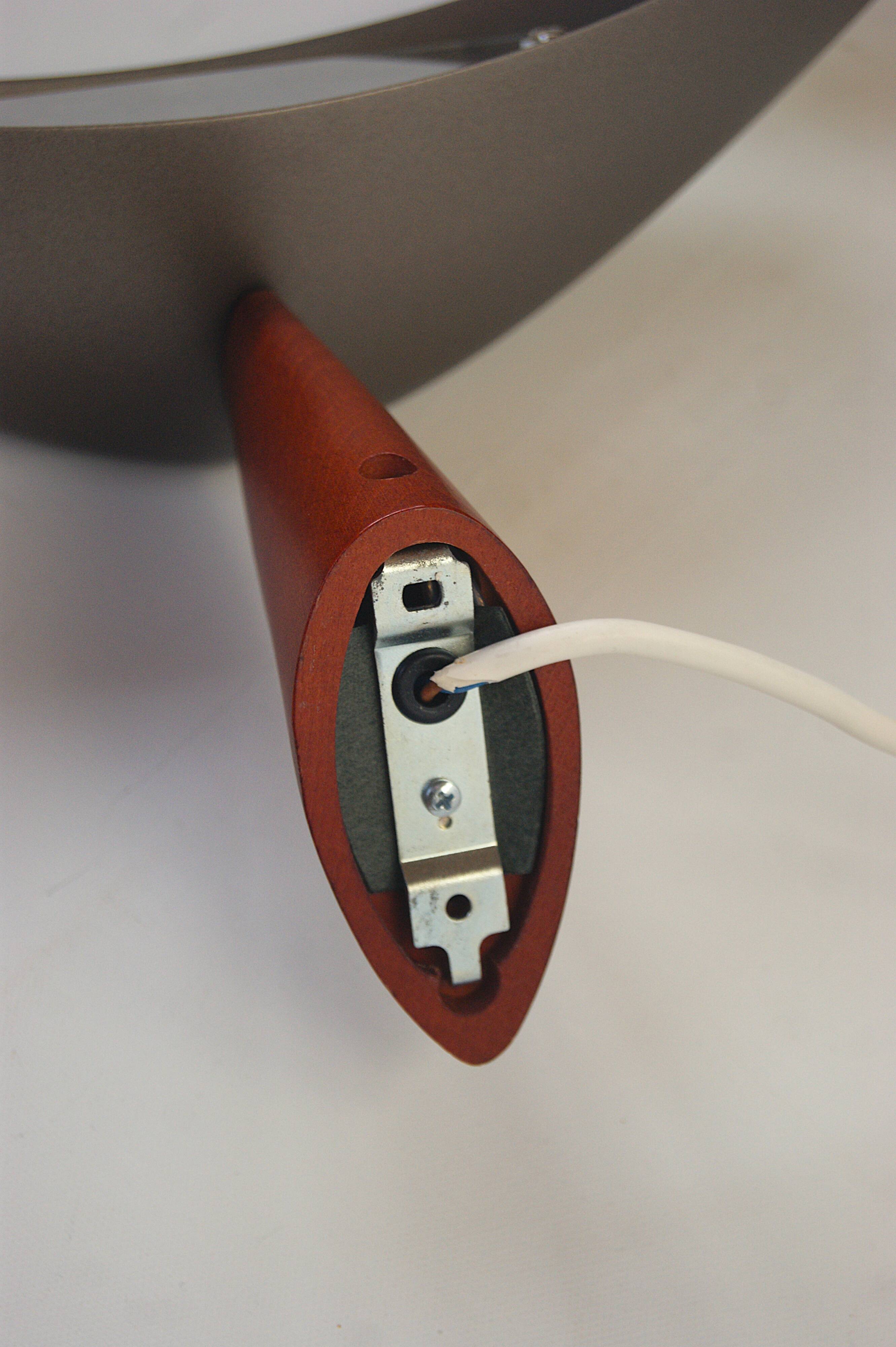 Pair of Italian design wall sconces - design by Josep Lluscà for Arteluce / Flos - 1990s.