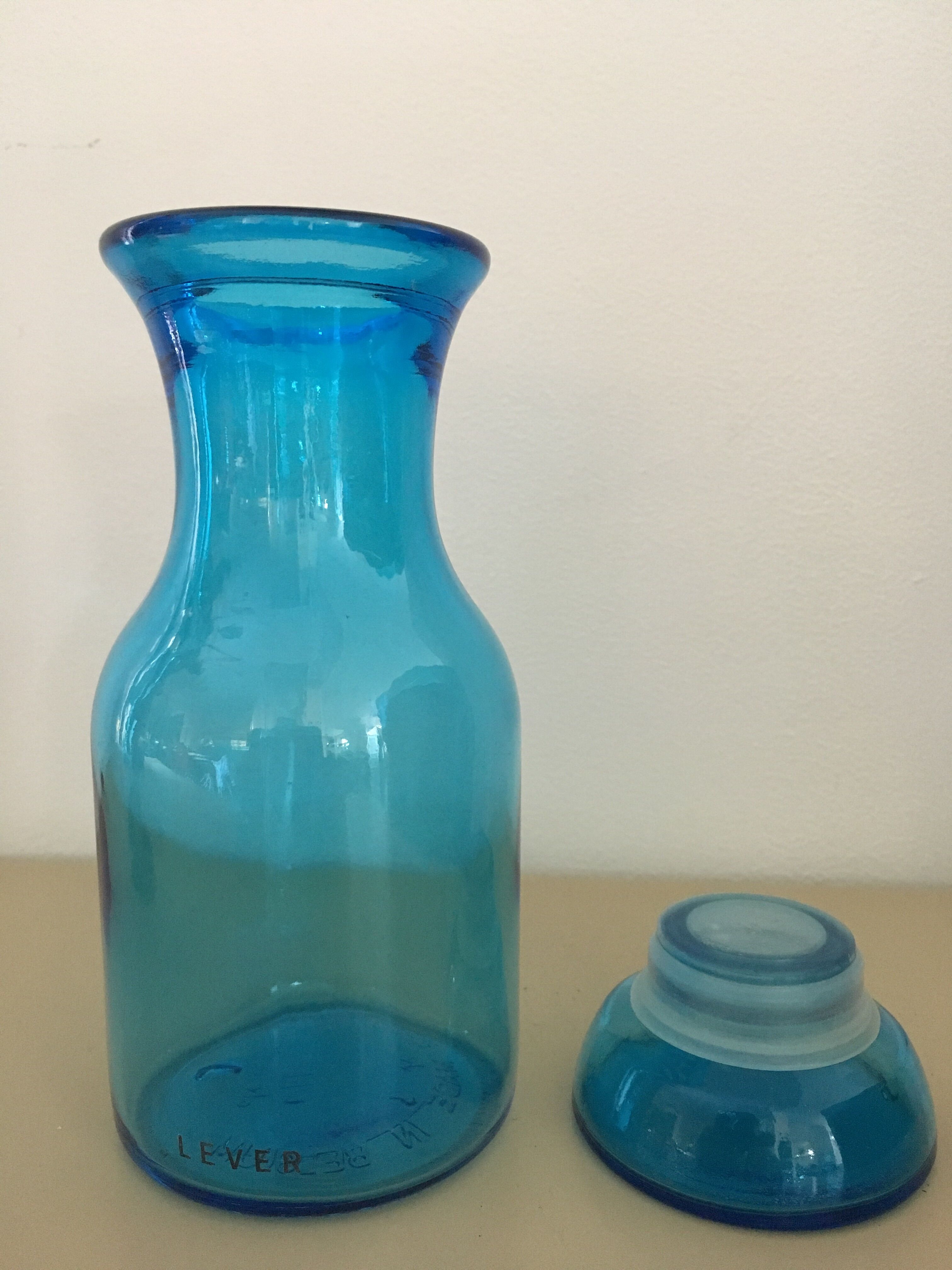 Lever apothecary-type bottle