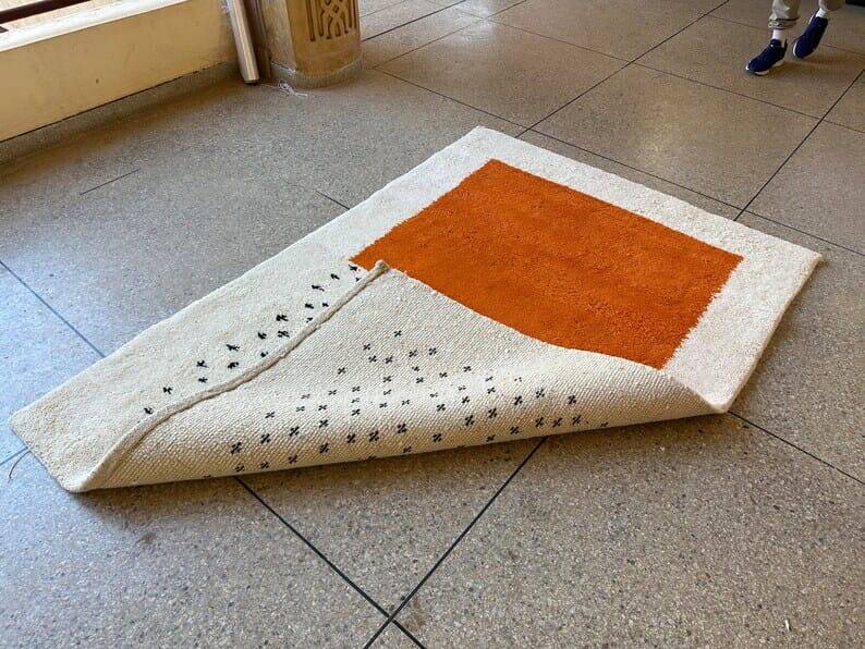 Handmade pure wool rug, size 150 x 250 cm.