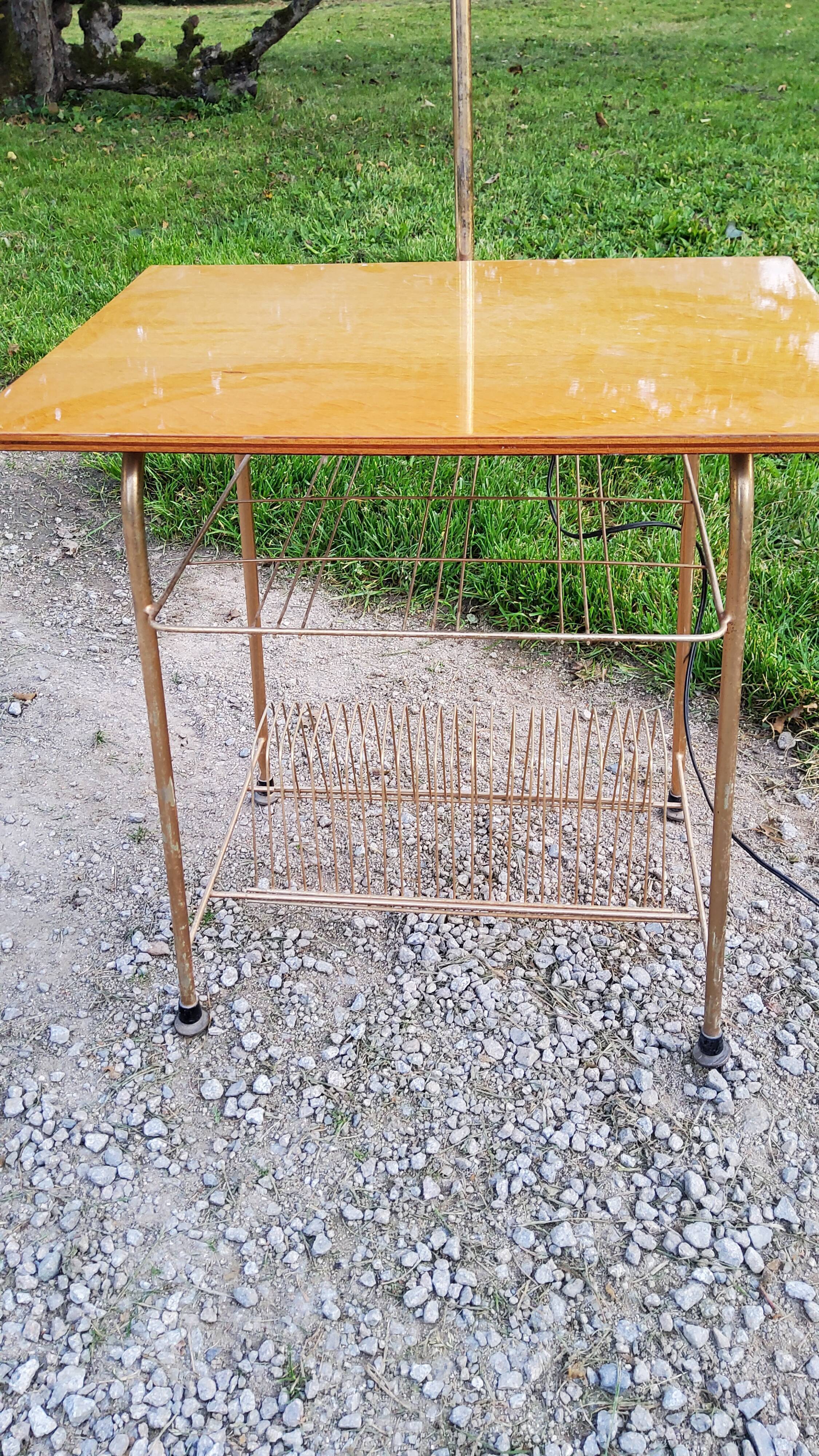 Floor lamp of the 50s in gold metal and tablet
