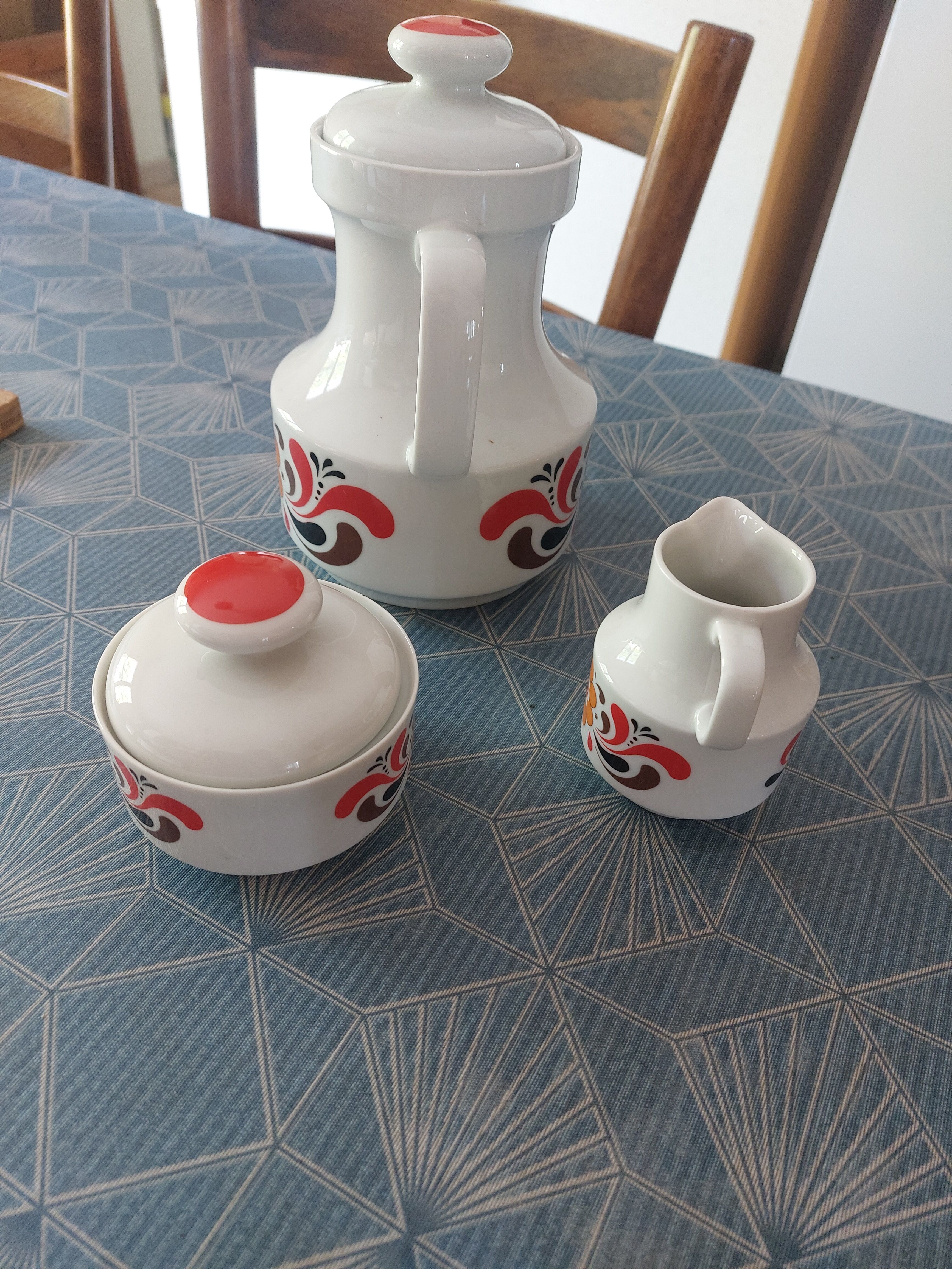 Vintage café service