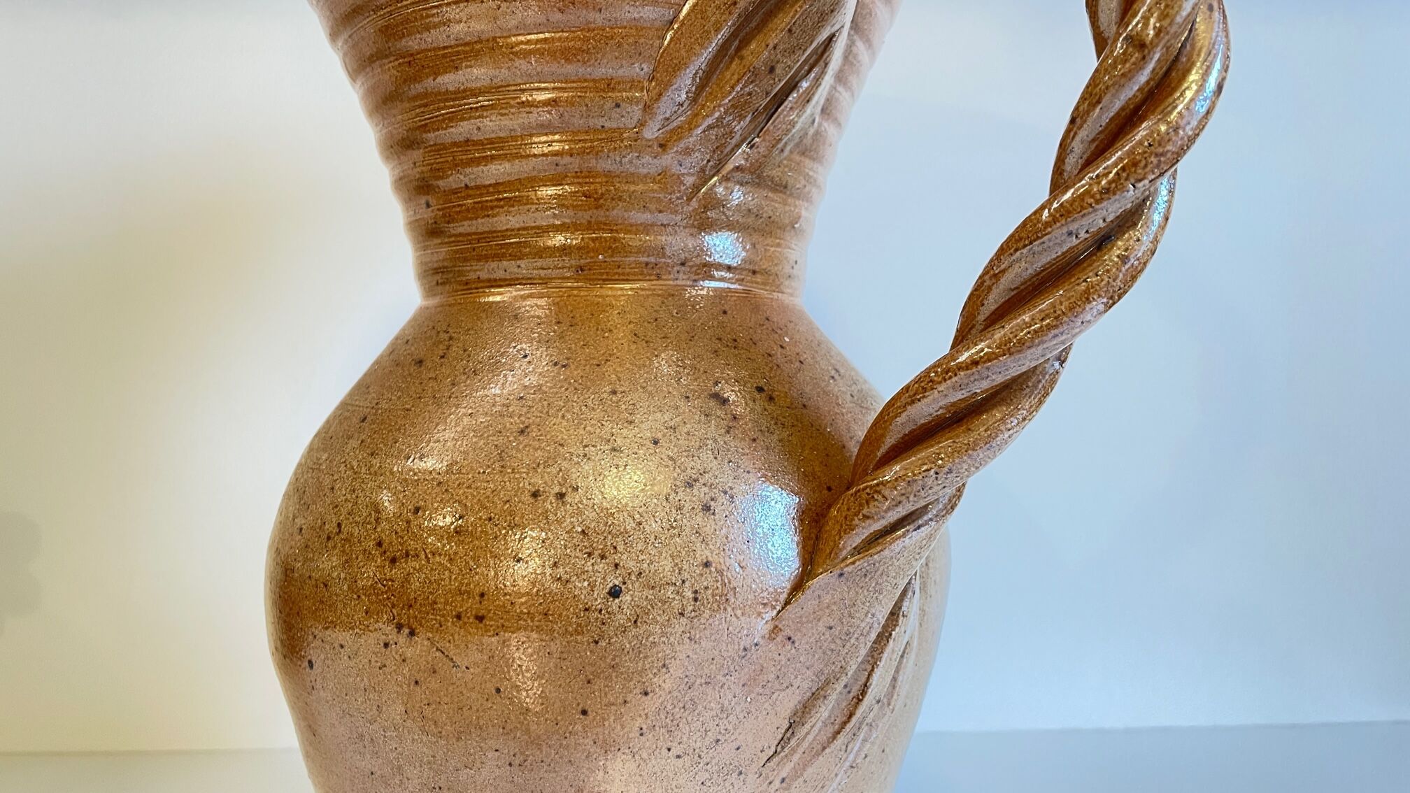 Xl pitcher in vintage enamelled gres