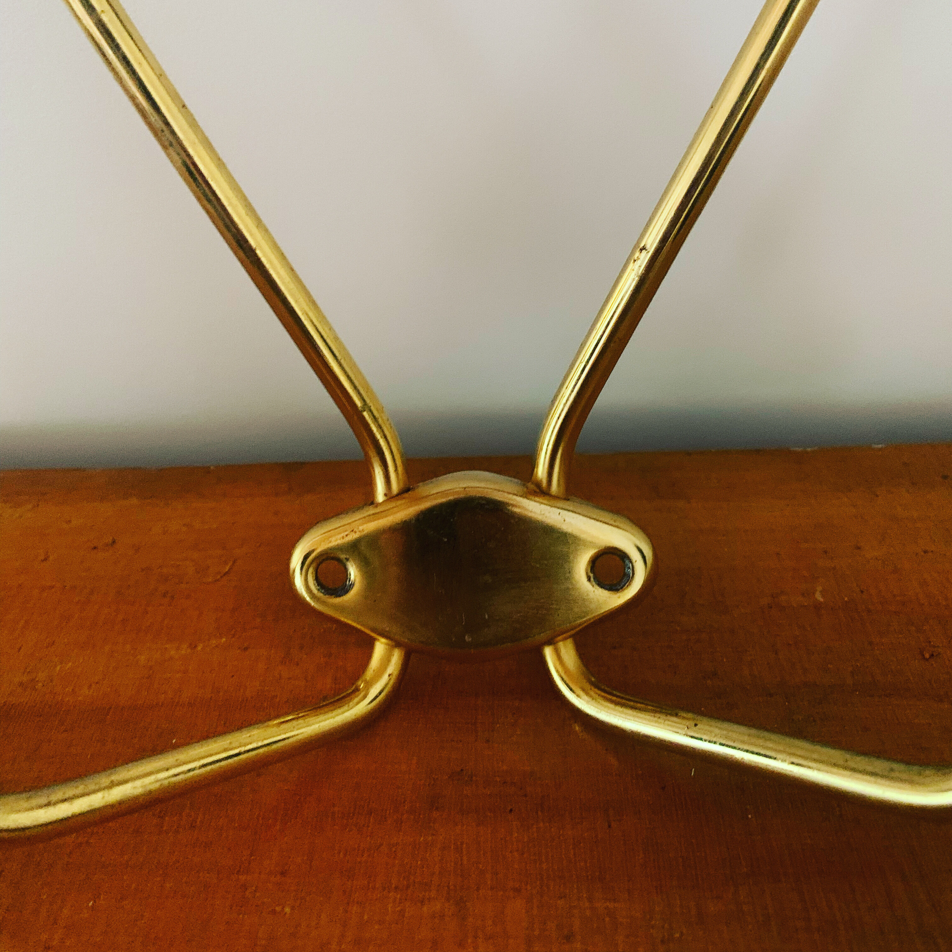 Quadruple patère vintage en laiton et bois