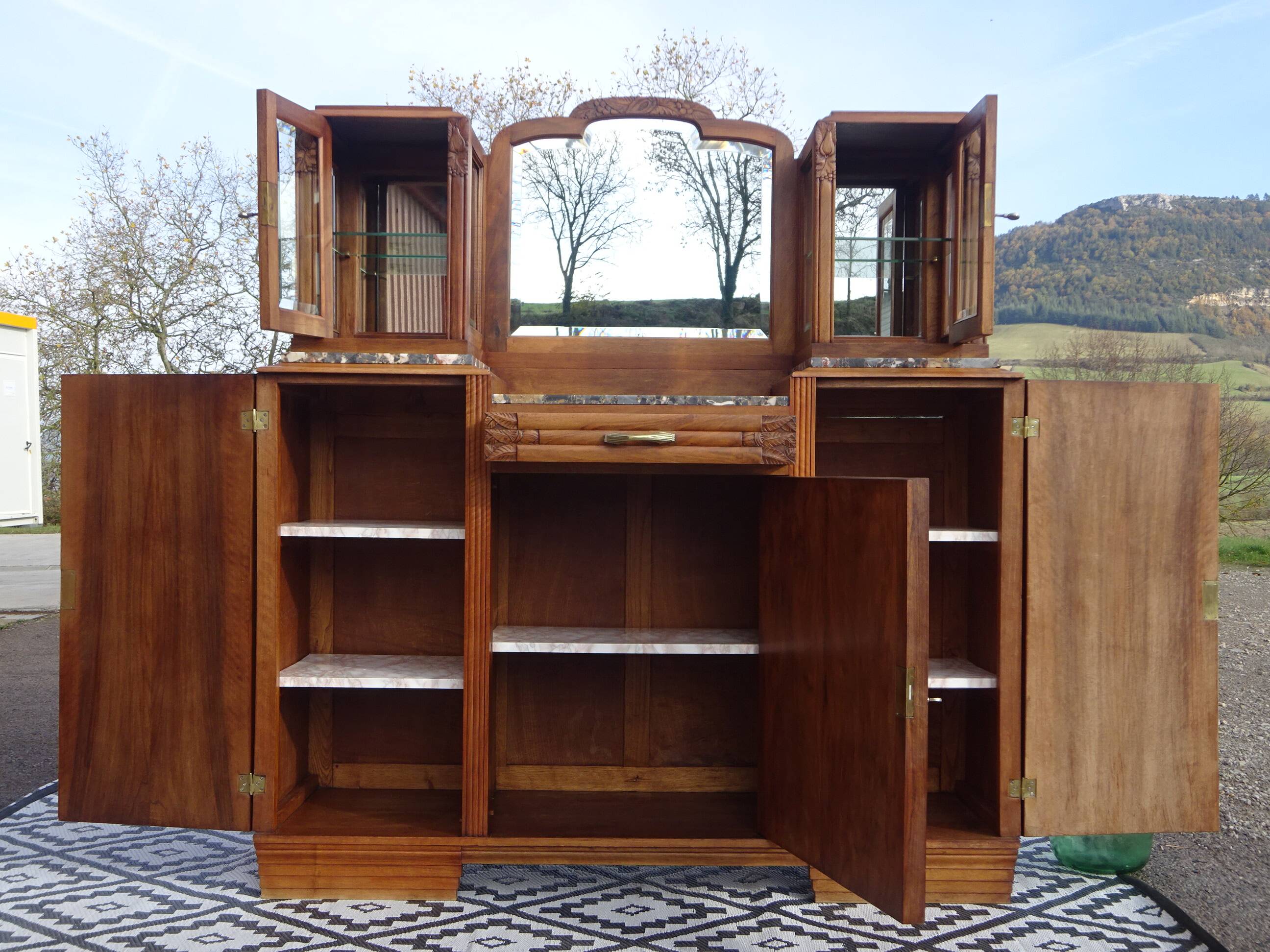 Buffet Art Déco en noyer avec marbres et guérites