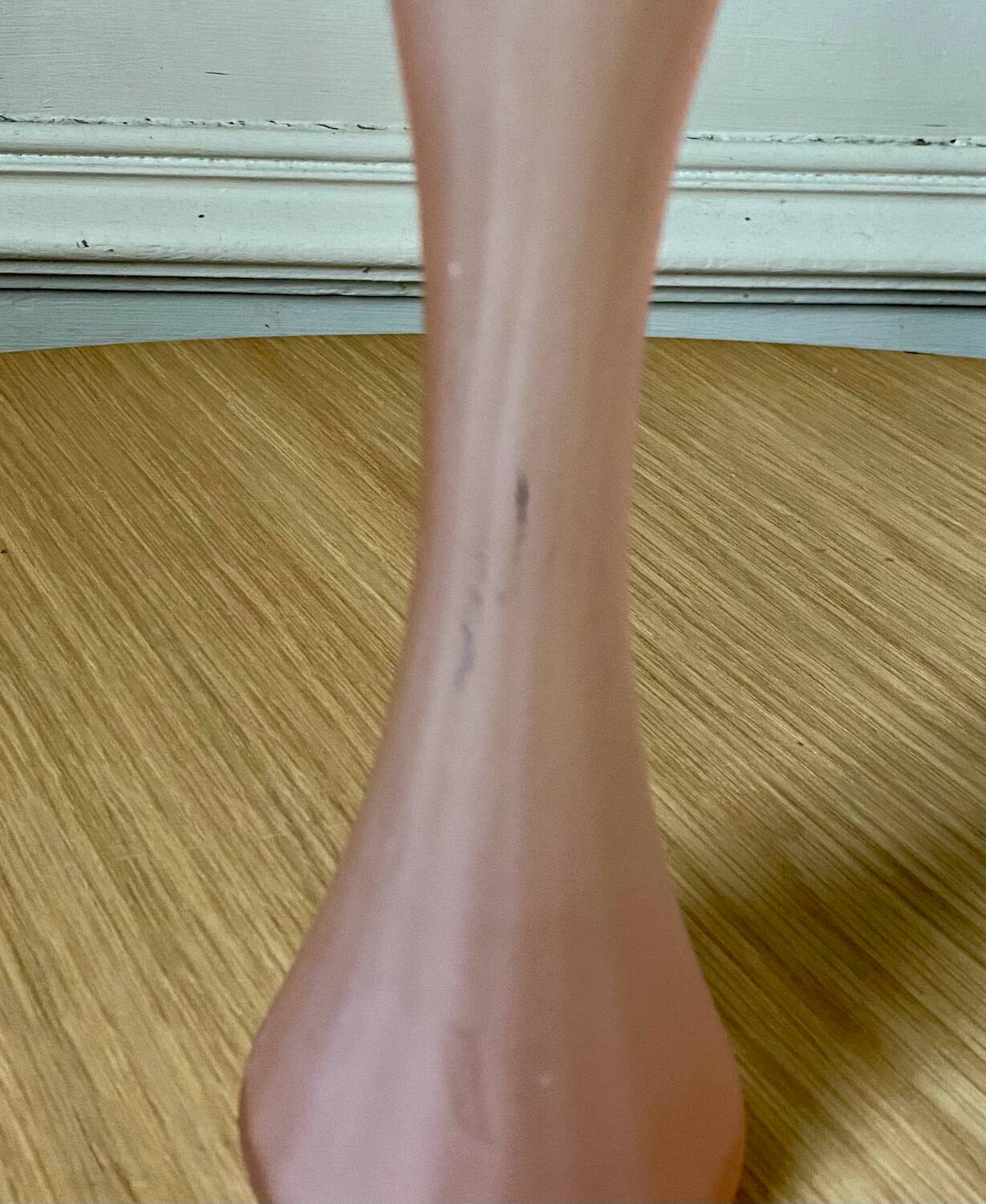 Vase en verre poli rose