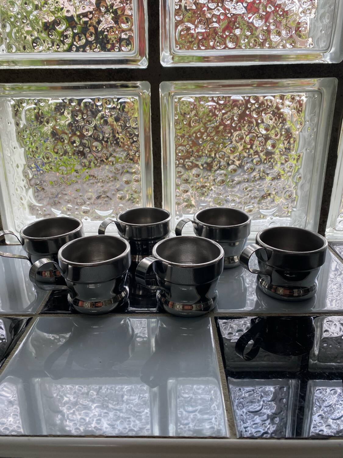 6 vintage coffee cups