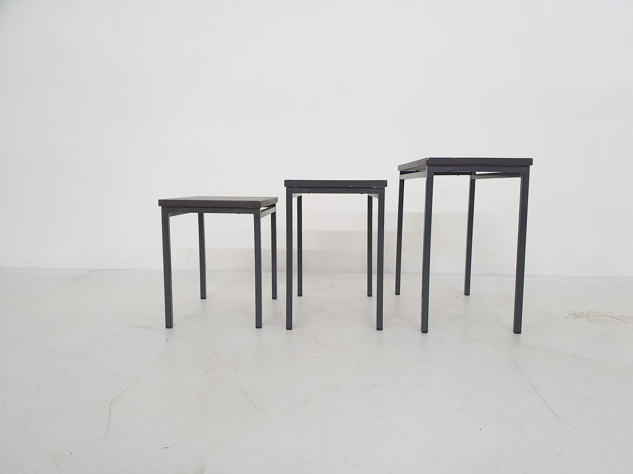 Tables gigognes, années 1950