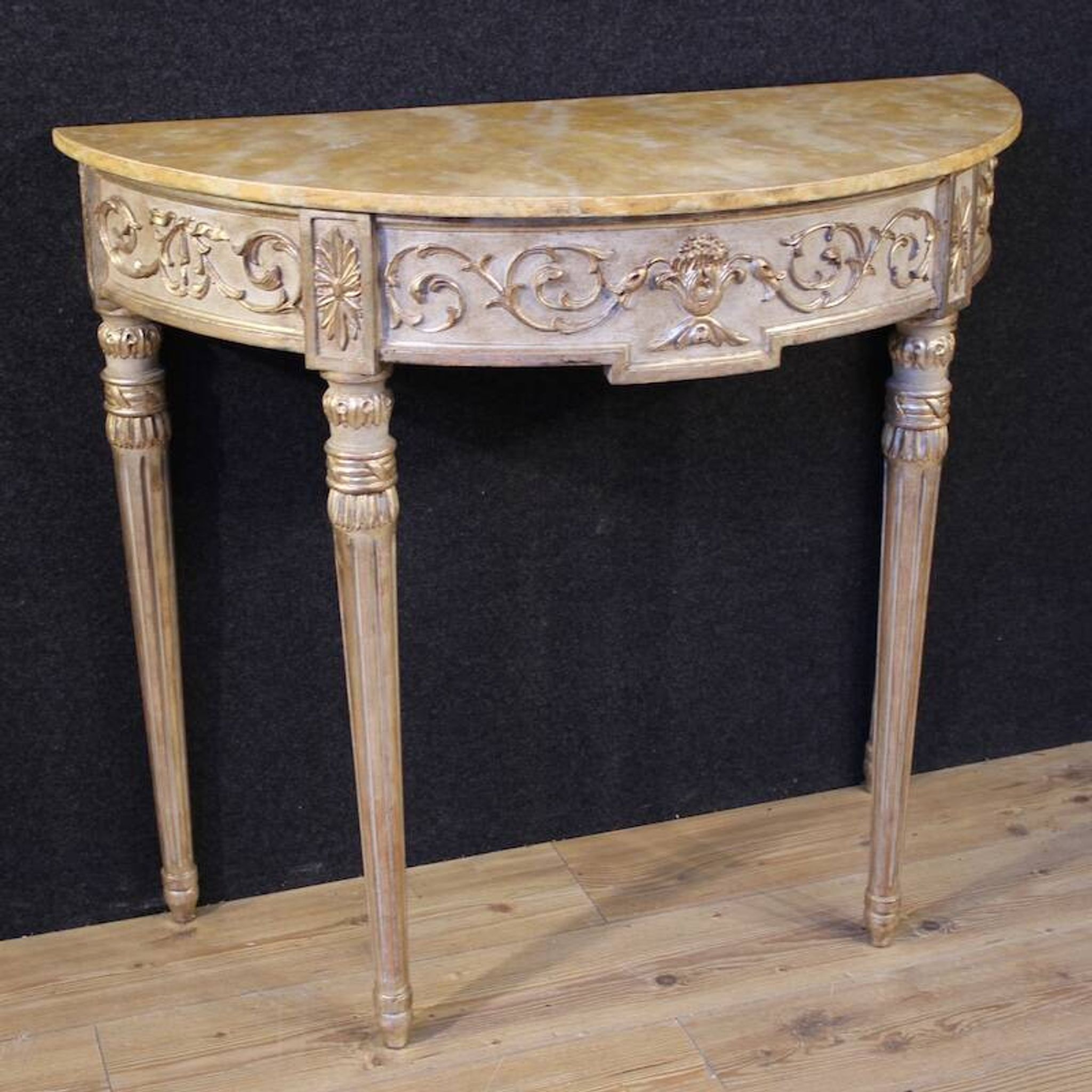 Console en laque italienne de style Louis XVI du 20e siècle