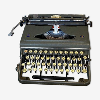 Machine à écrire avec sa boîte de transport Triumph perfekt