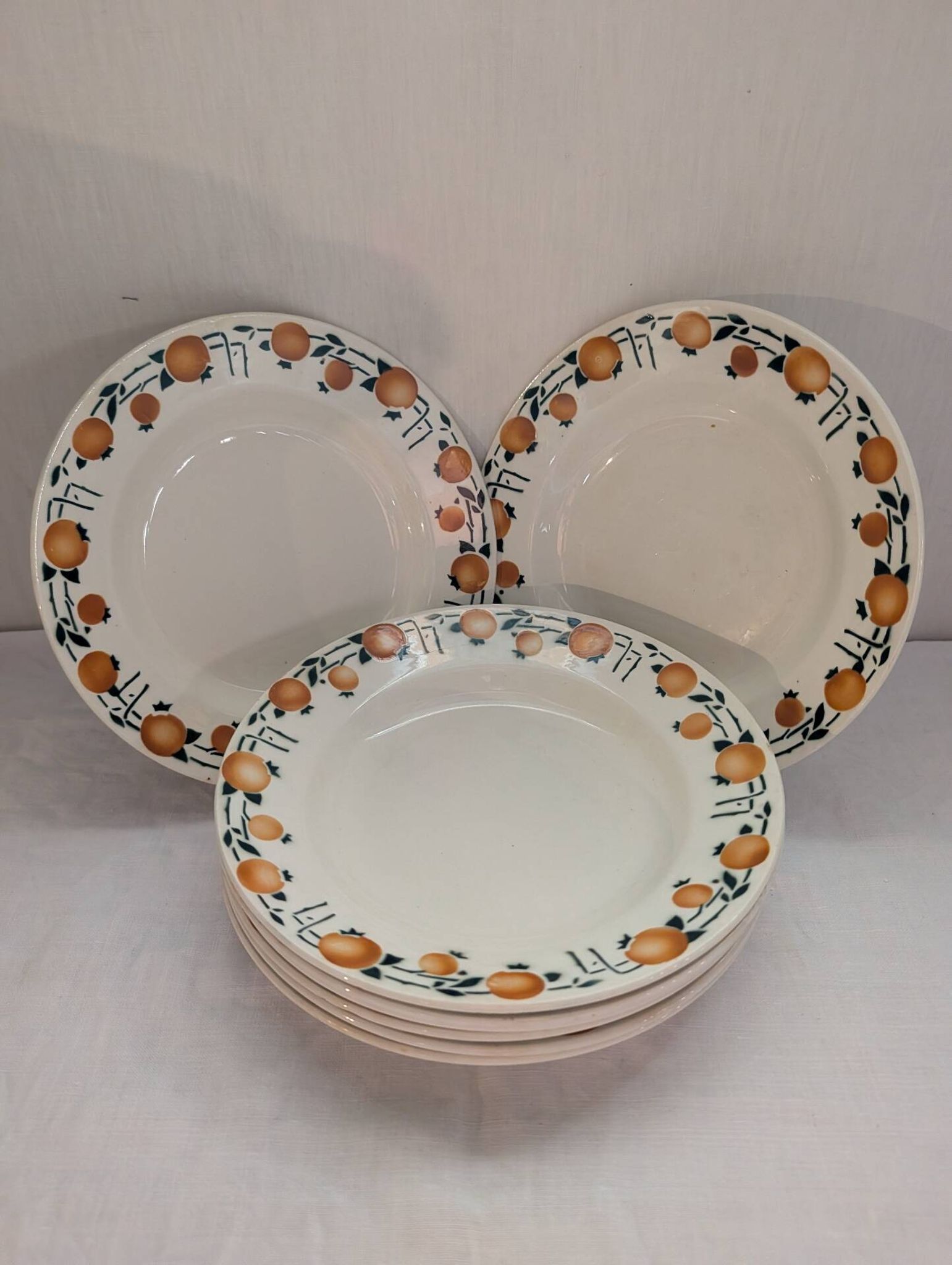 8 assiettes creuses Stivert – décor orange