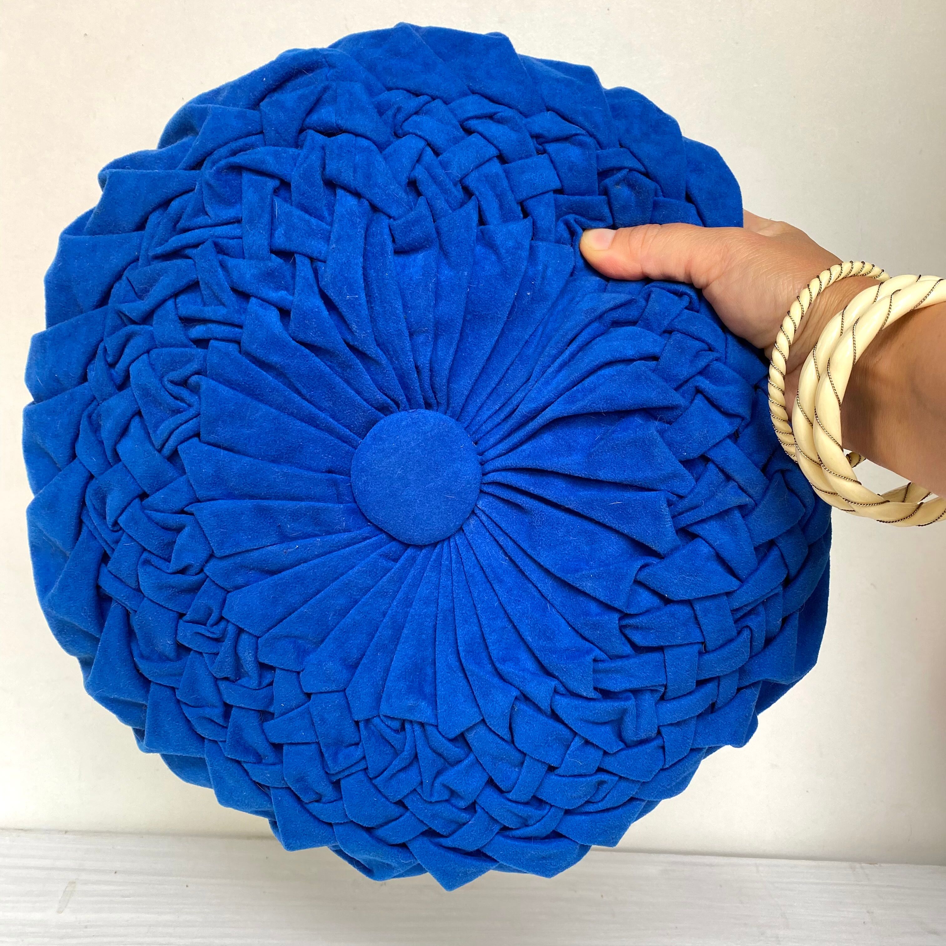 Vintage pleated round cushion
