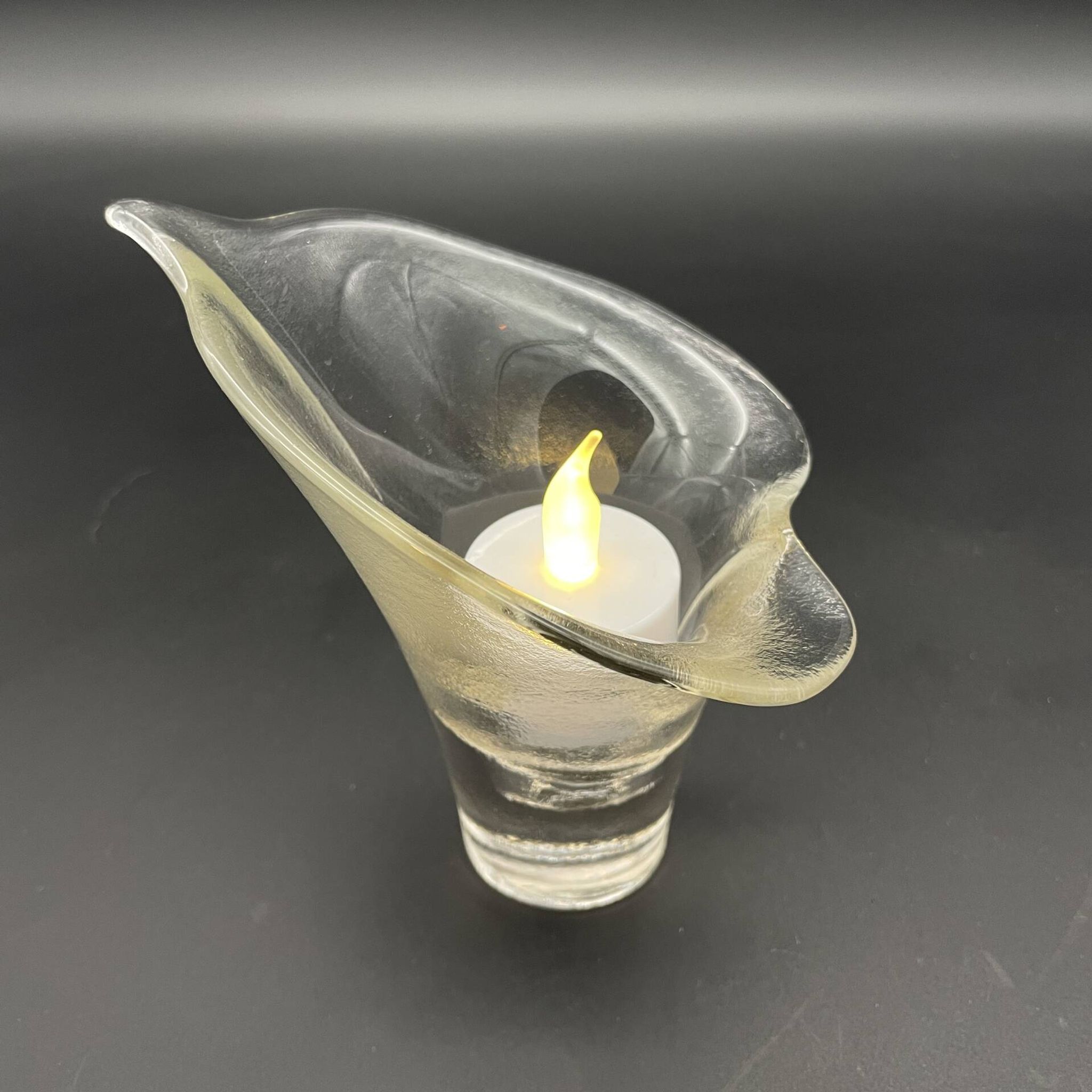 Photophore vintage en verre transparent en forme de fleur de calla – a