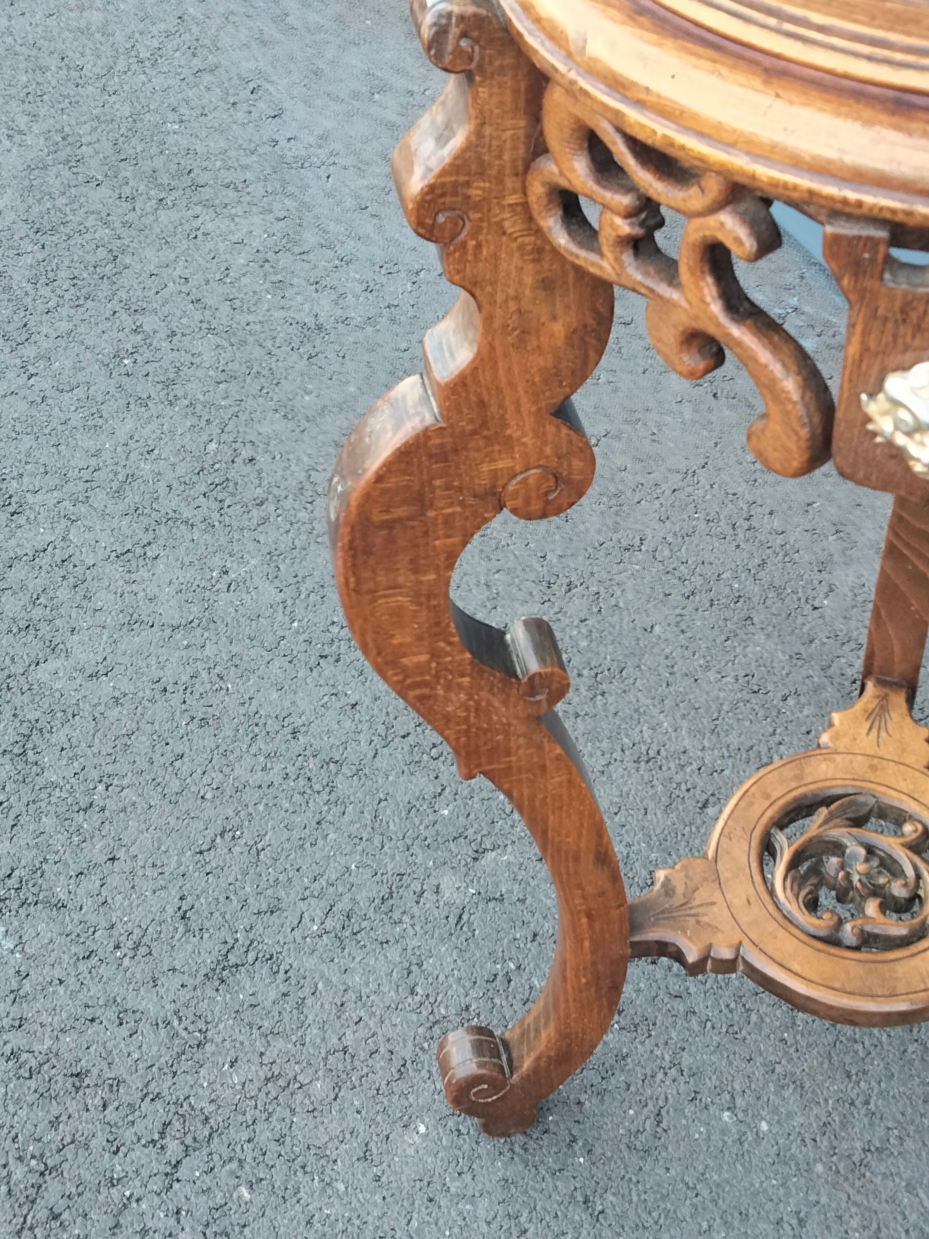 Pedestal table in old natural wood late nineteenth century