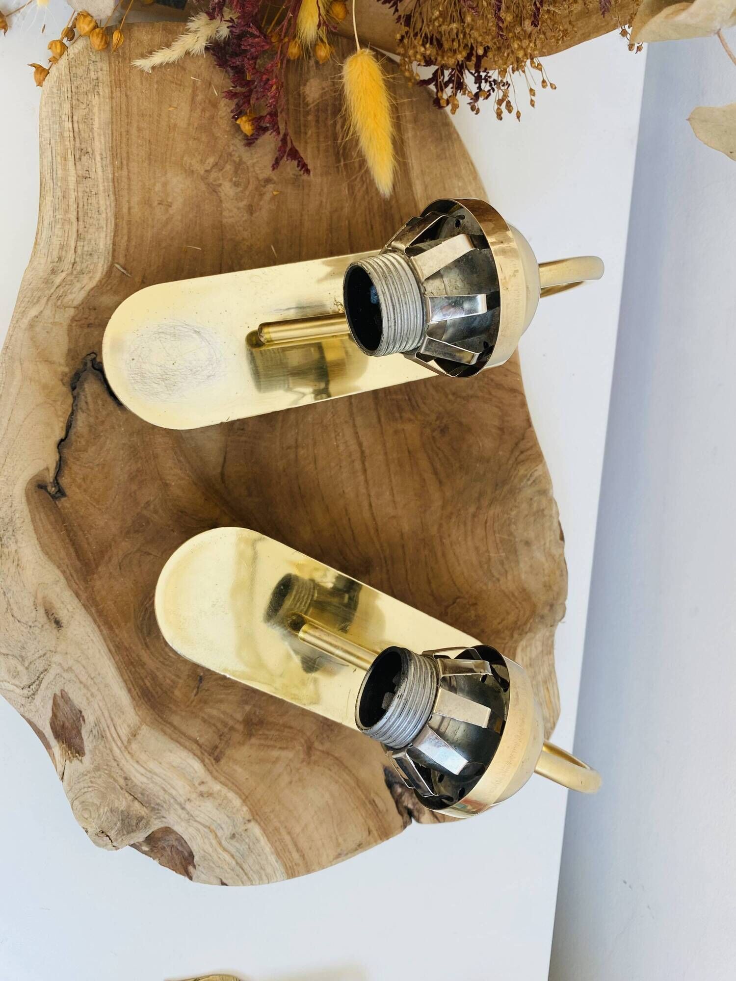 Pair of wall lights in brass and moulded bubble glass, style Helena Tynell.
