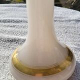 Vase in soapy opaline and flag blue corolla