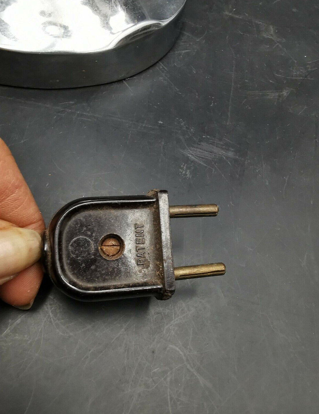 Industrial articulated lamp